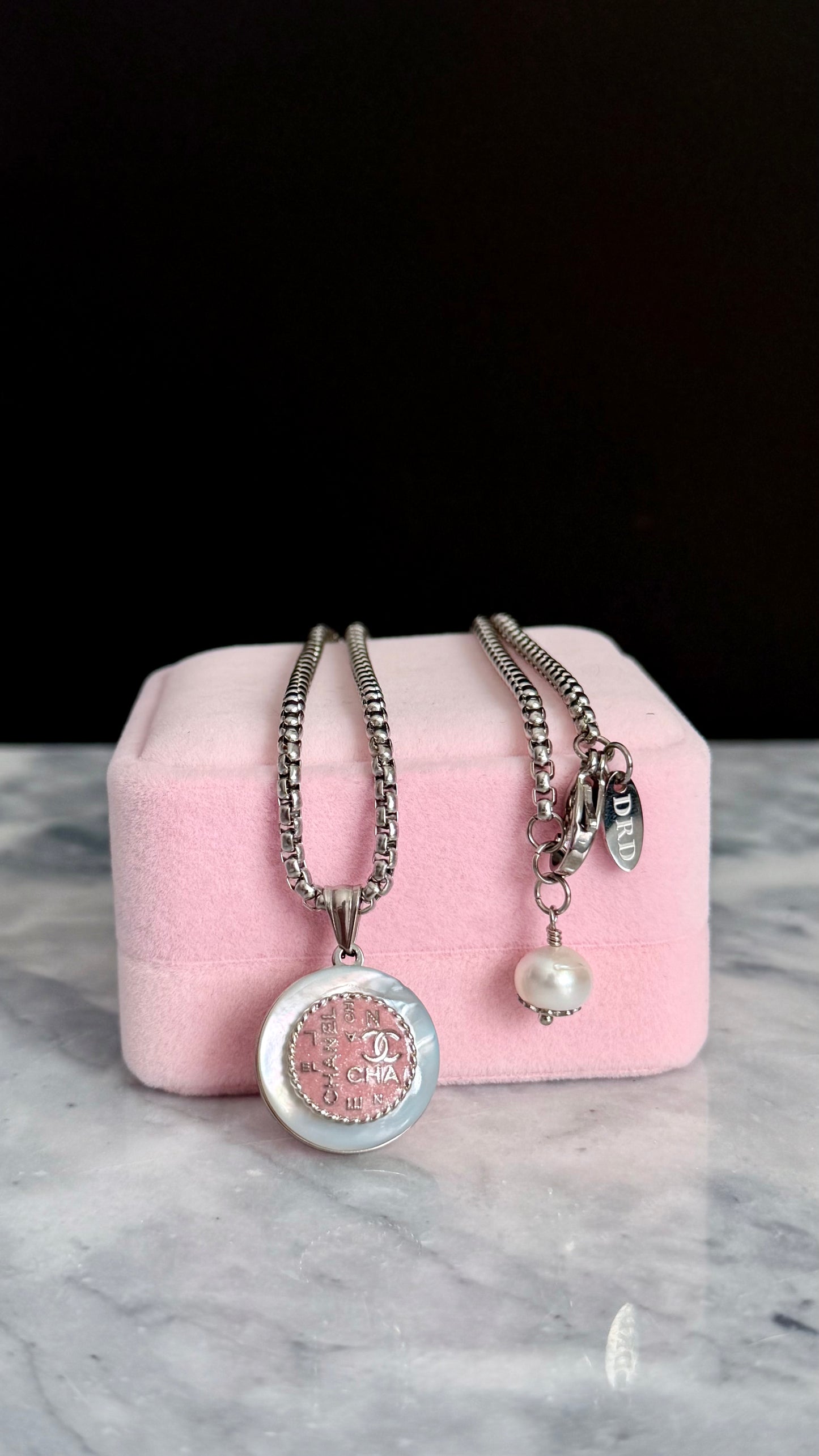 🤍🌸 MOTHER OF PEARL One of a kind Authentic Reworked button necklace