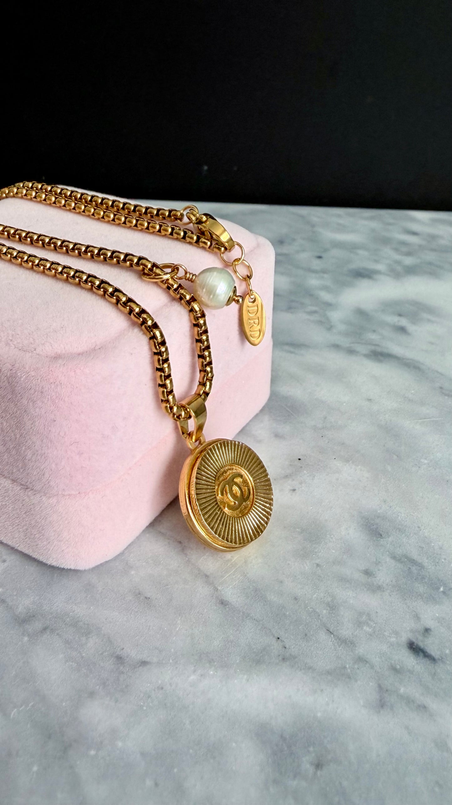 ❤️ EXTREMELY RARE reworked button necklace