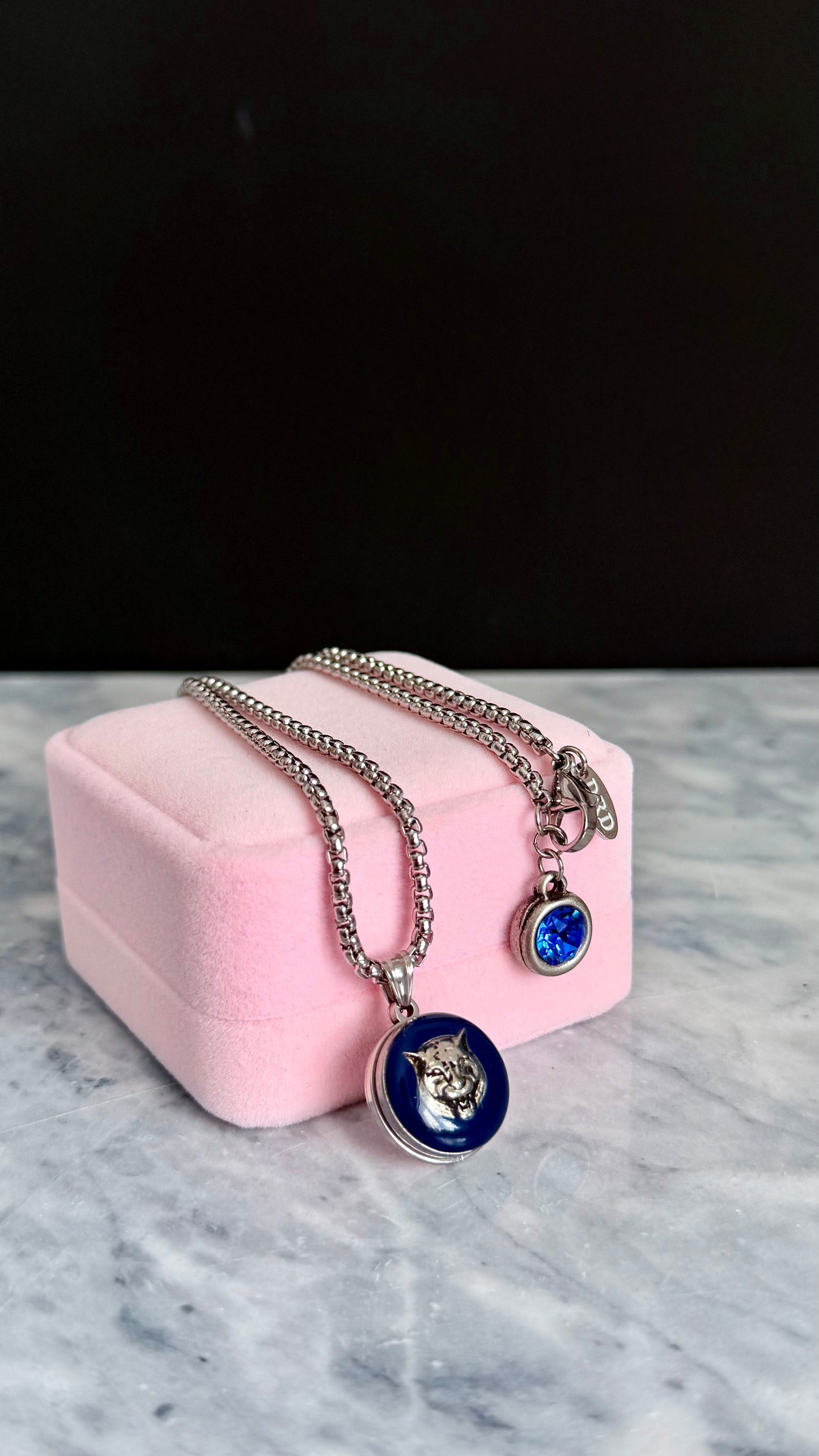 Antique silver GUCCI tiger charm chain necklace • high quality chain