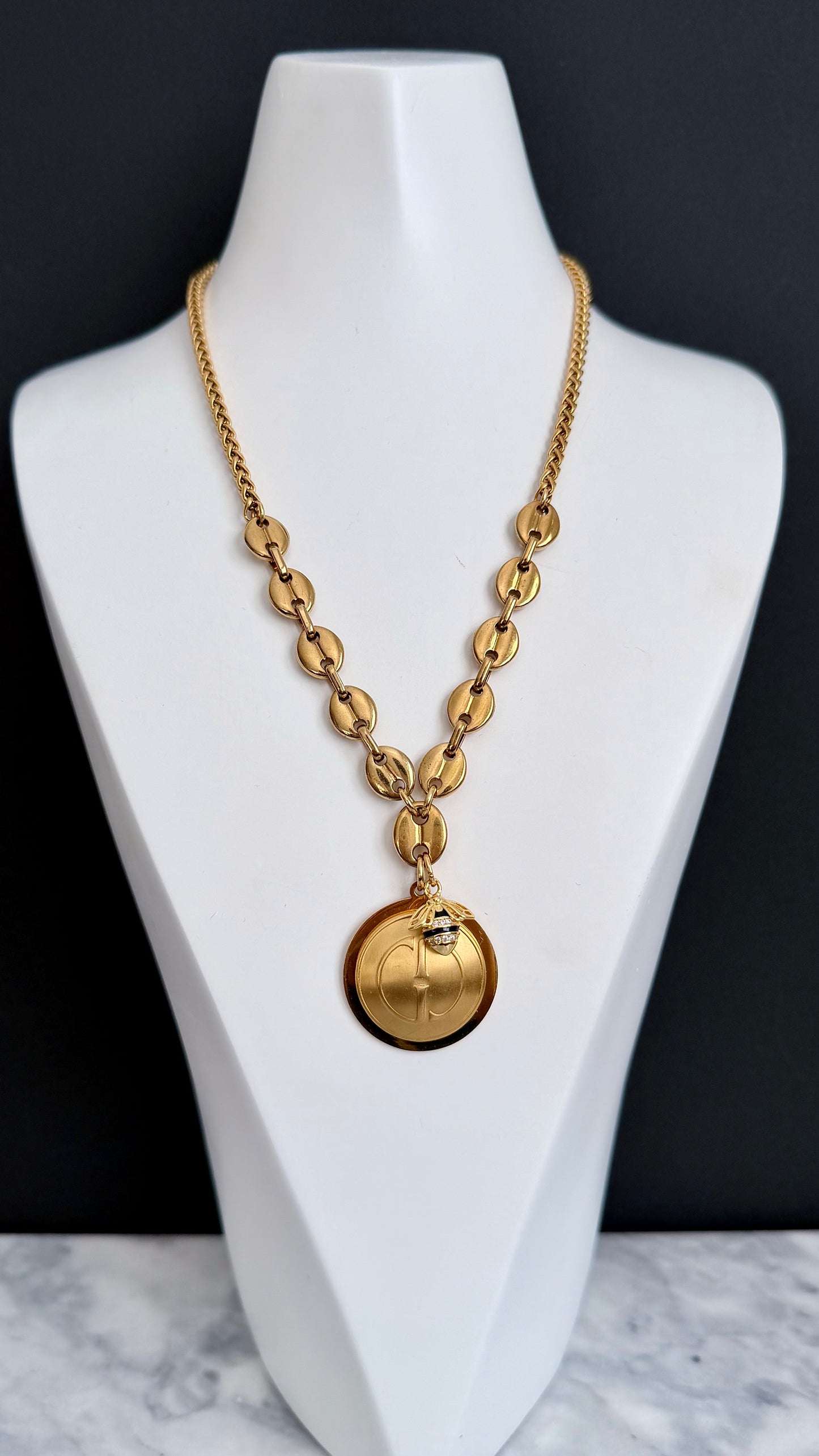 🐝 Gold reworked Vintage Gucci button necklace • high quality
