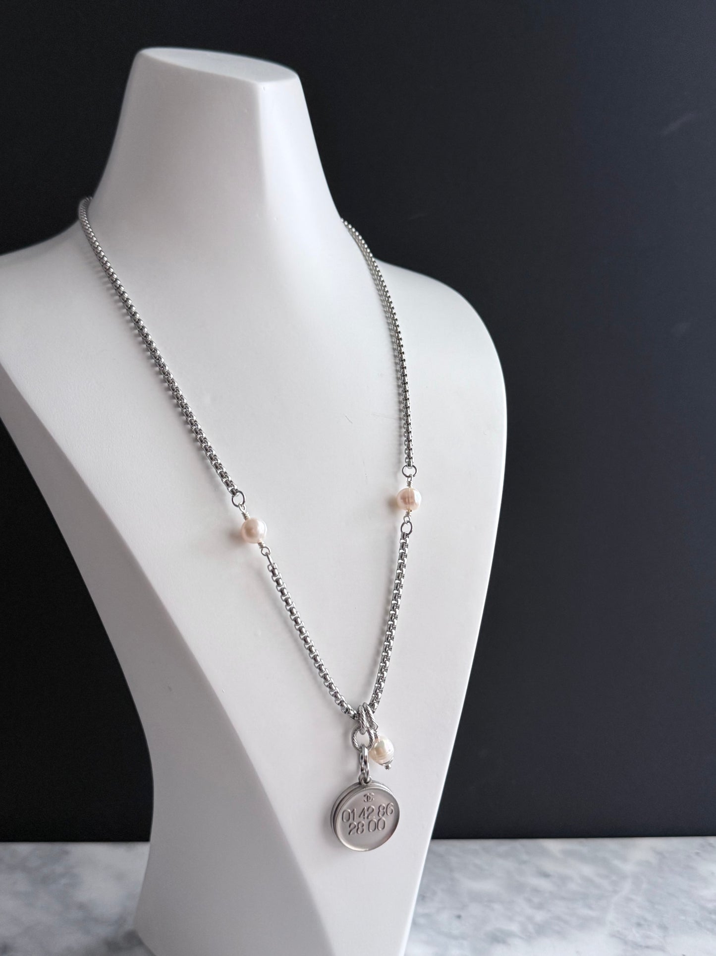 🖤 Extremely rare Authentic Reworked silver Button Necklace