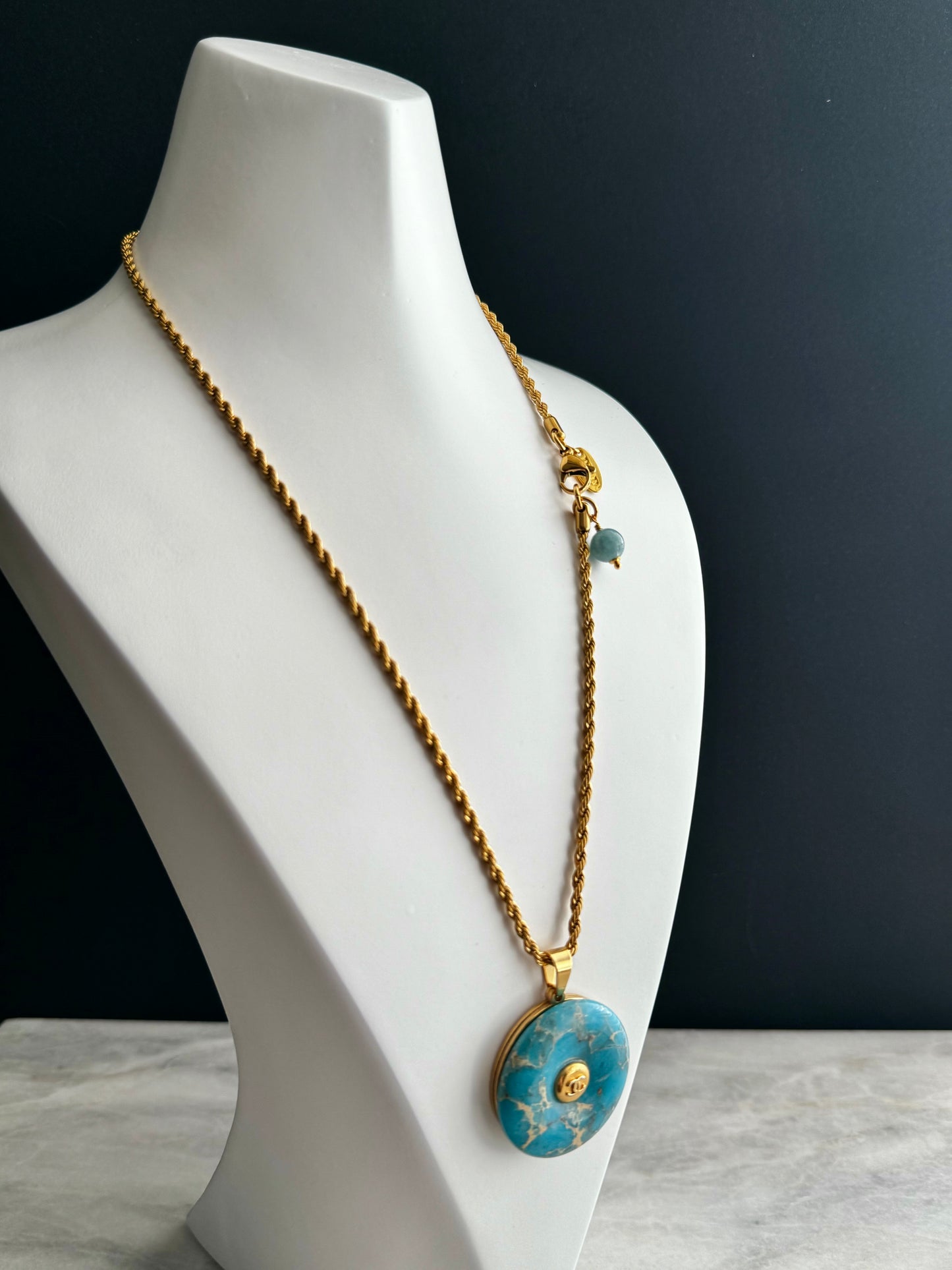 🩵 Vintage reworked button and blue veiny stone necklace