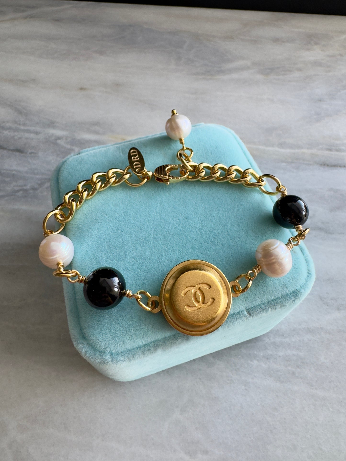 Gold chunky Authentic Reworked button bracelet with onyx and pearls 🖤