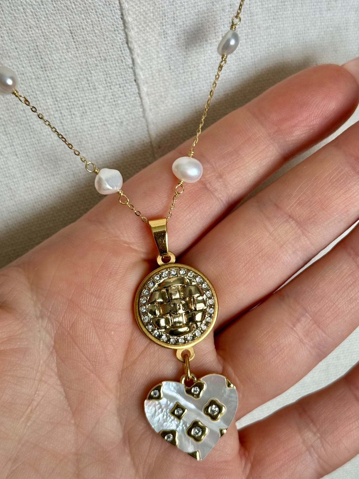 🤍 One of a kind delicate Authentic Reworked button necklace - 1 out of 2 smaller size