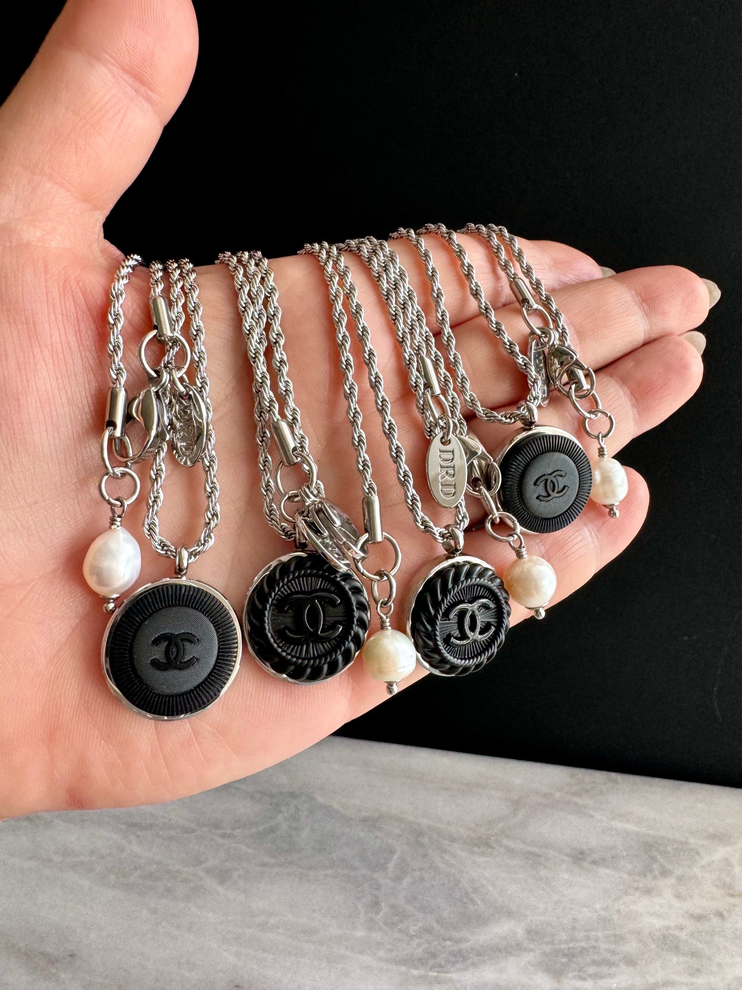 🖤 Vintage Authentic reworked silver button Necklace