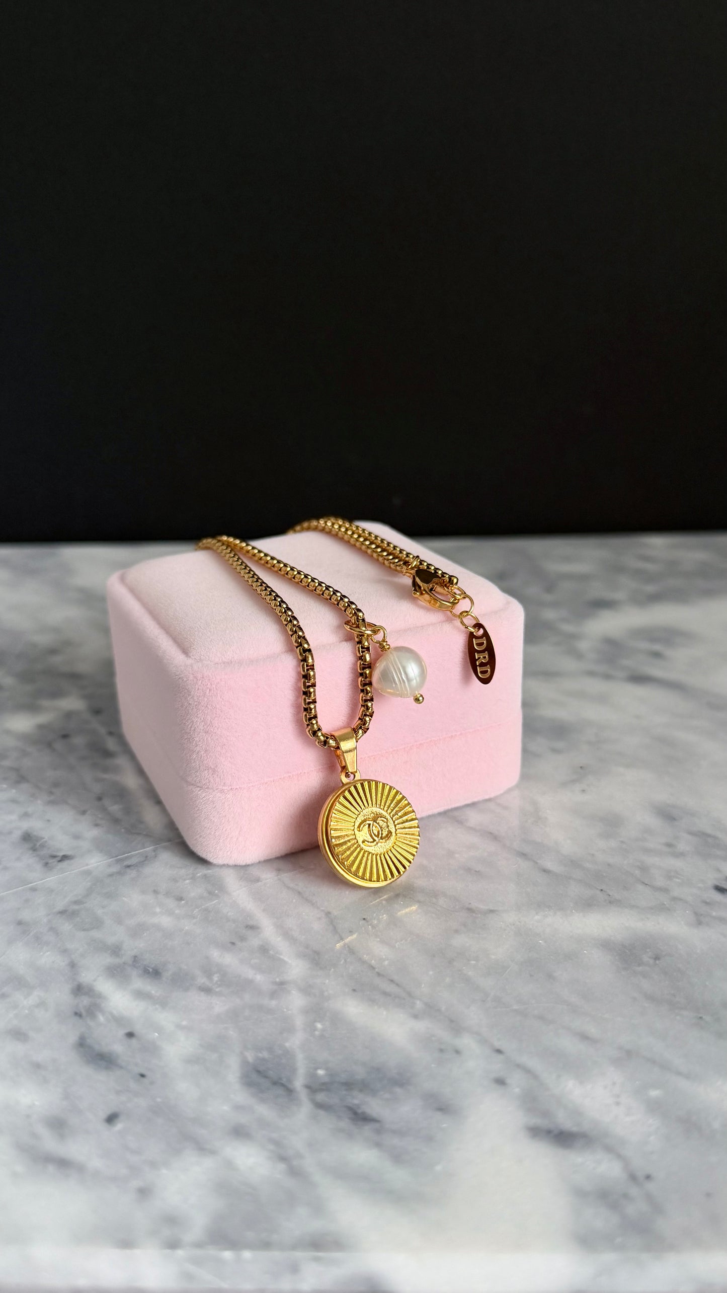 ❤️EXTREMELY RARE reworked button necklace