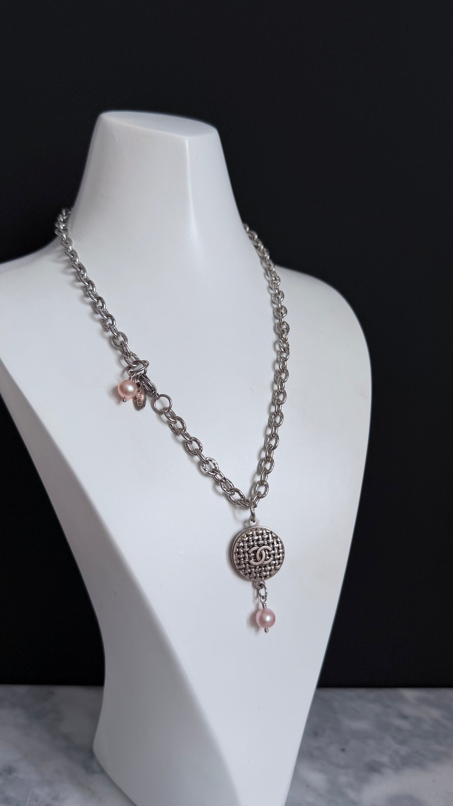 ❤️ Quilted design - Authentic Reworked Button Necklace