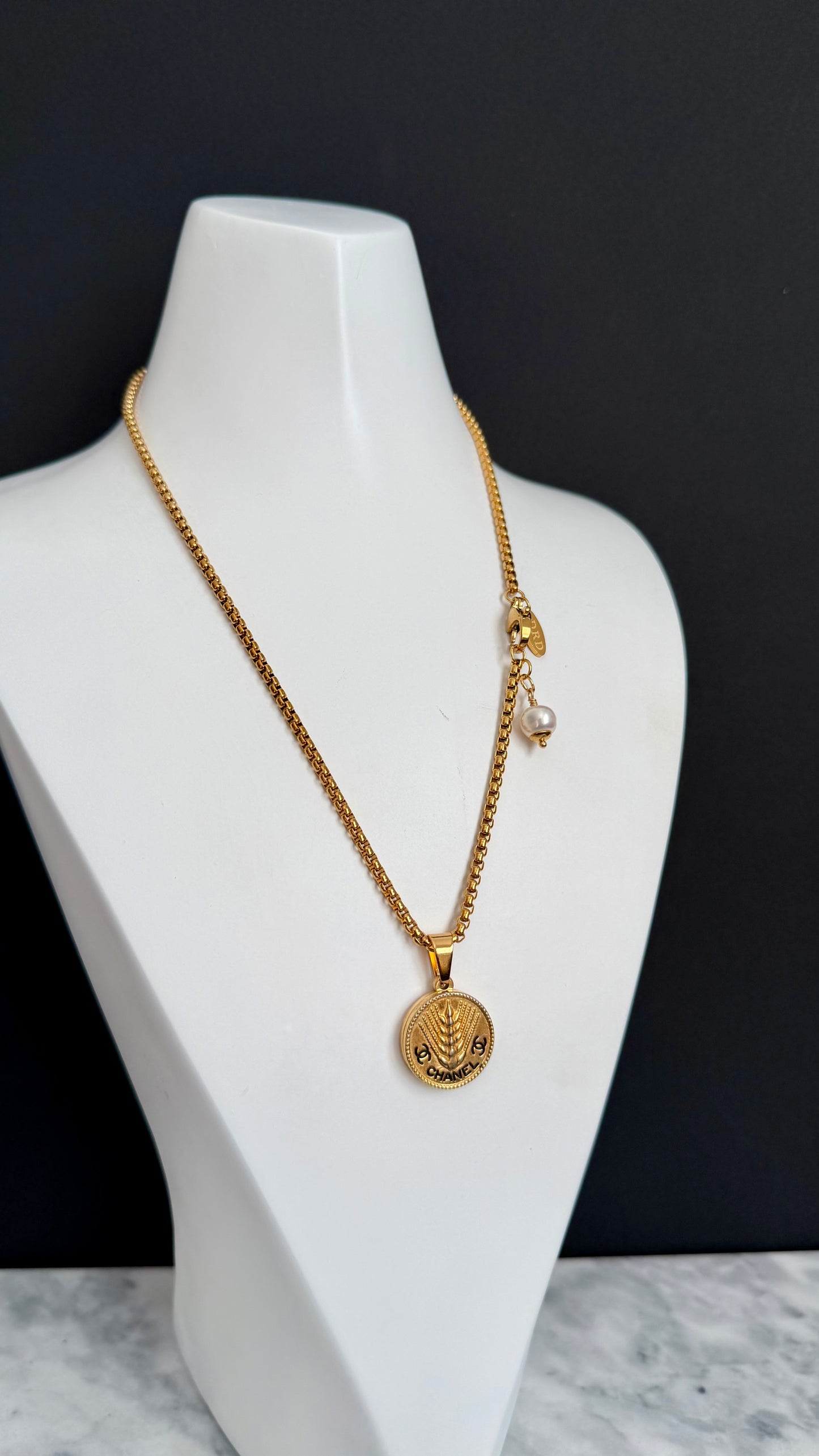 ✨Extremely rare Authentic Reworked gold Button Necklace
