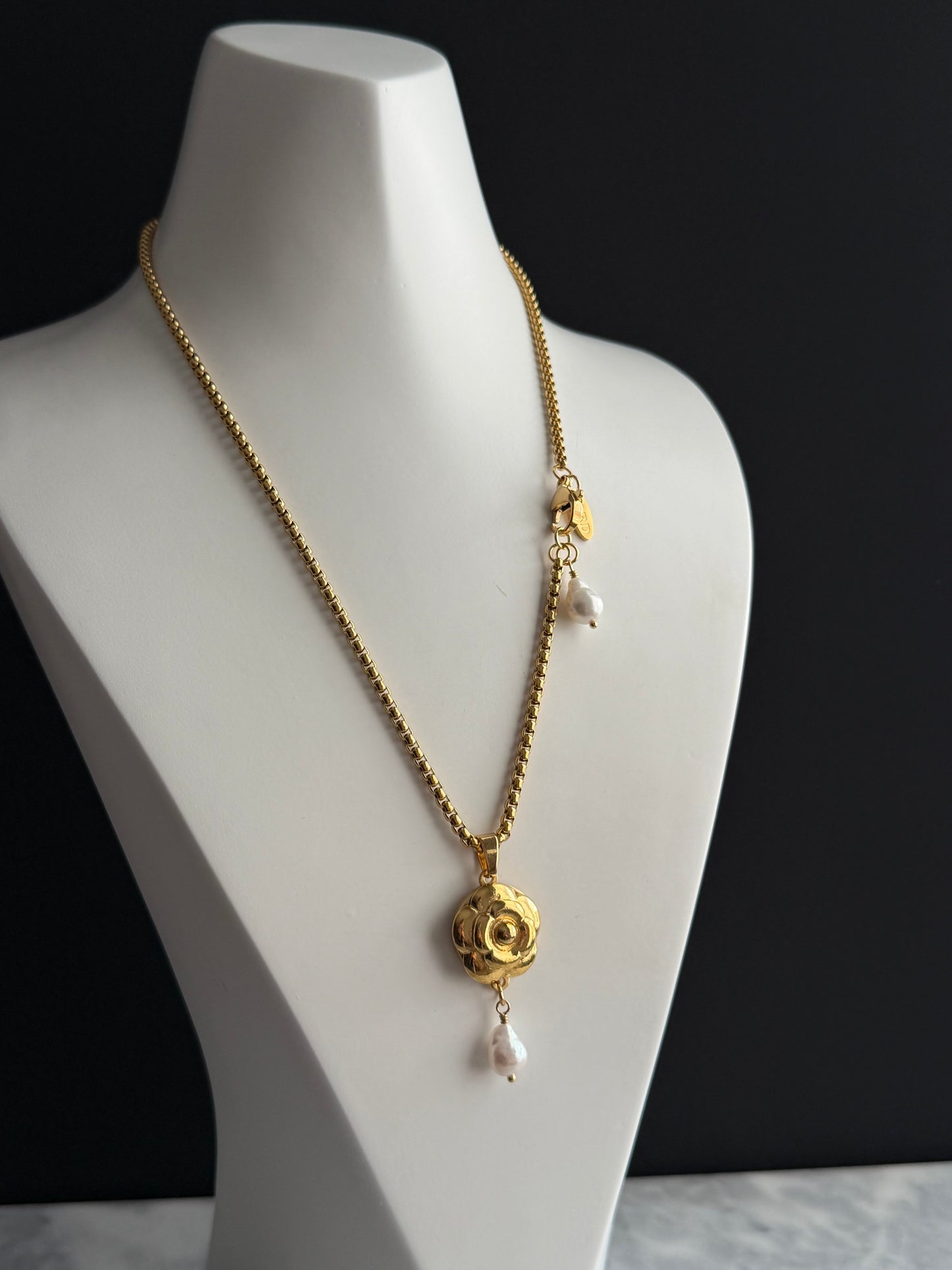 🌼 CAMELLIA 🌼 Extremely rare Vintage Authentic reworked Gold button Necklace - ONE OF A KIND