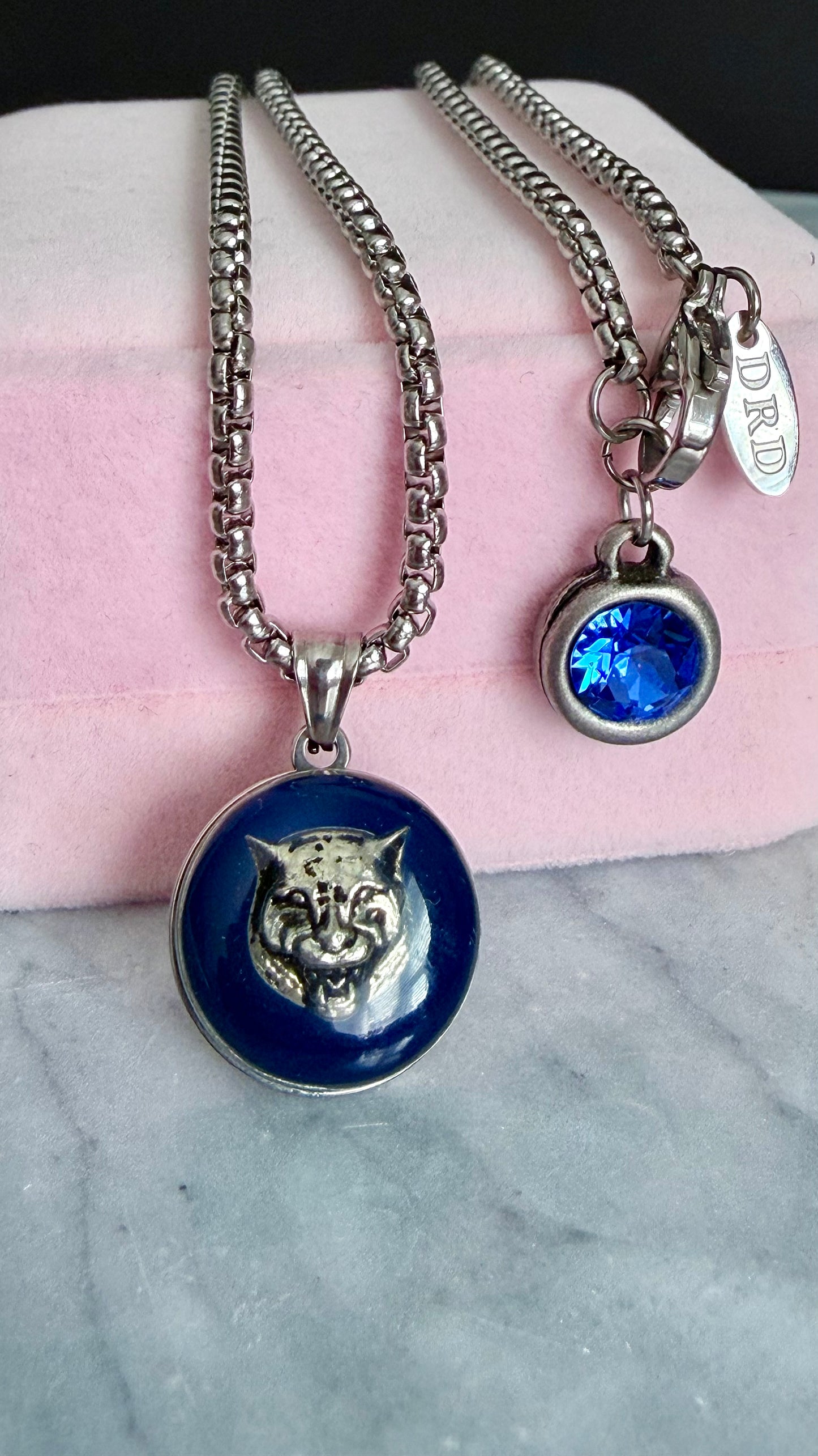 Antique silver GUCCI tiger charm chain necklace • high quality chain