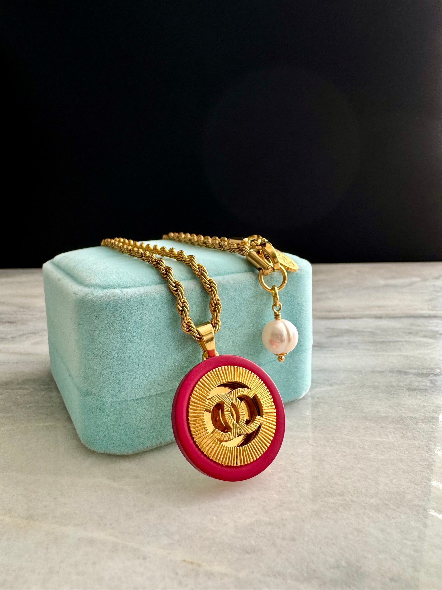 ❤️ extremely rare reworked large red button necklace