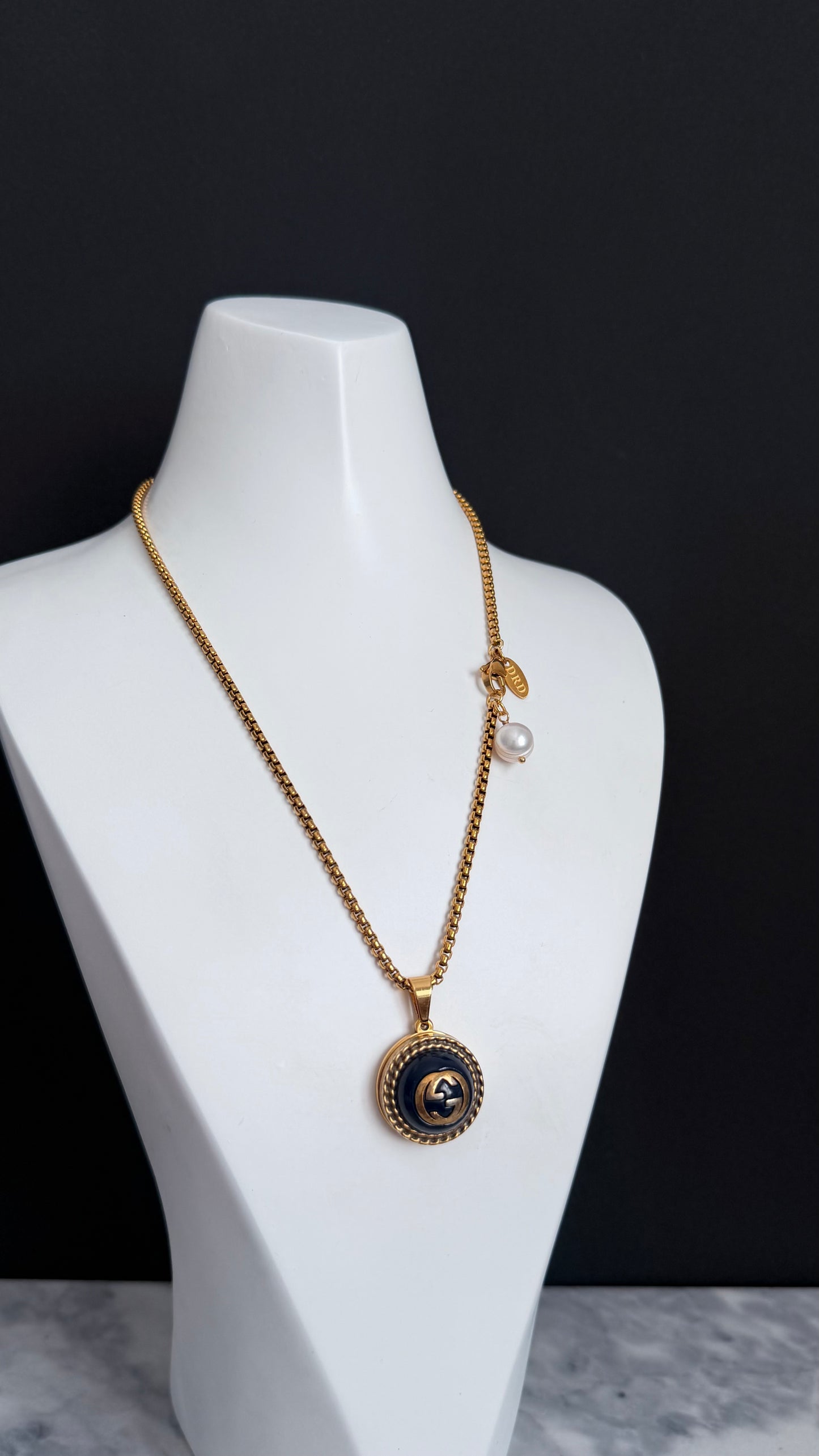 Vintage Gold Gucci charm chain necklace • high quality