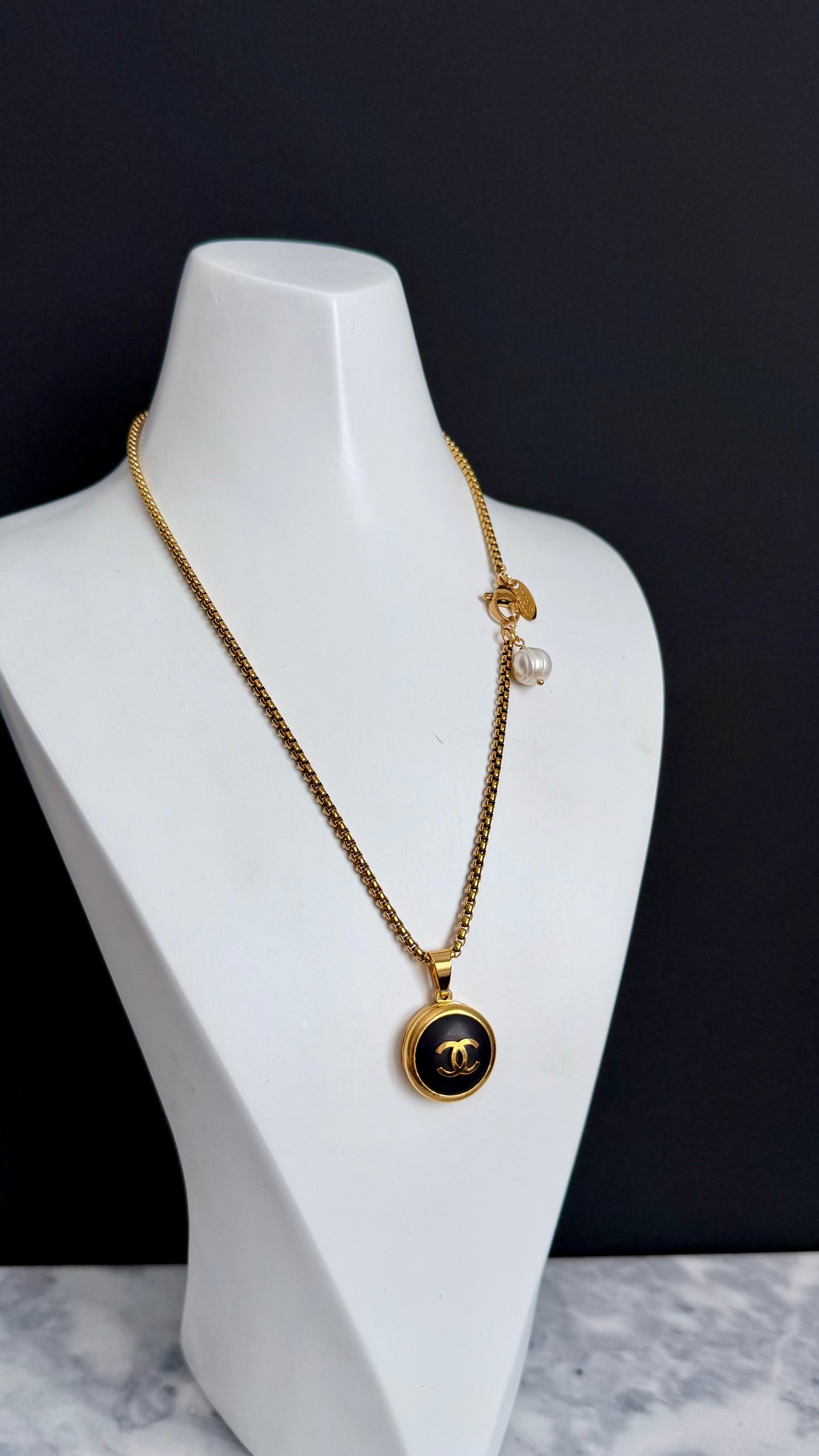 🖤 EXTREMELY RARE reworked button necklace