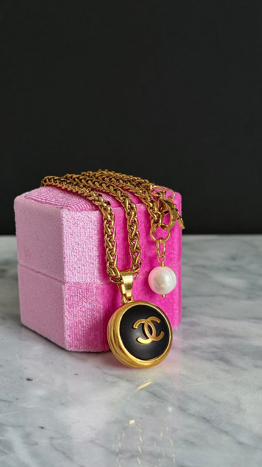 🖤 LARGE EXTREMELY RARE reworked button necklace