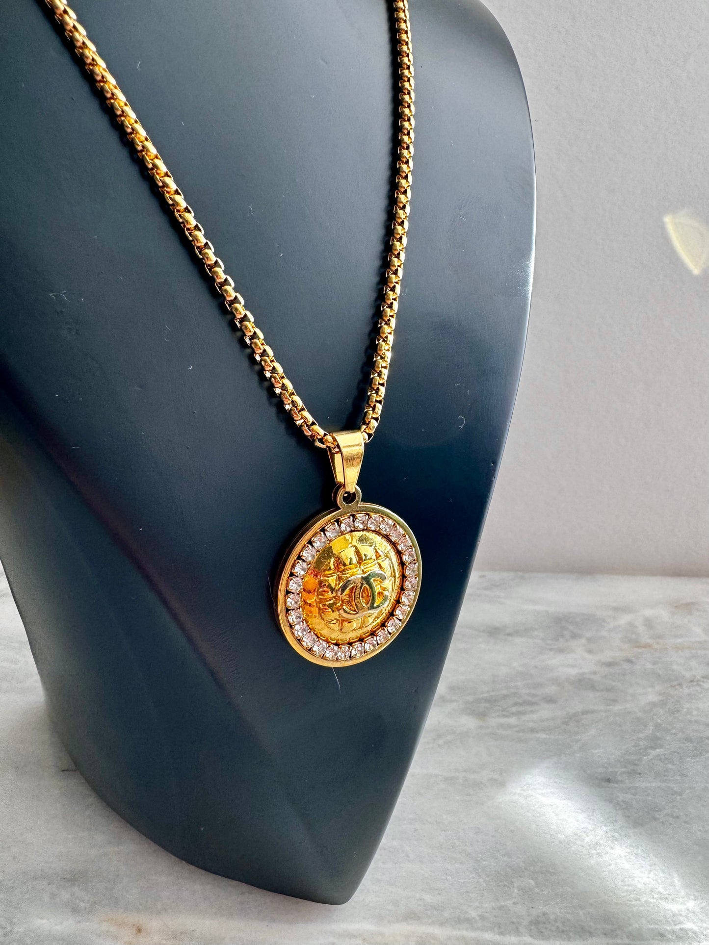 ✨SUPER RARE Large Vintage Authentic reworked Gold button Necklace