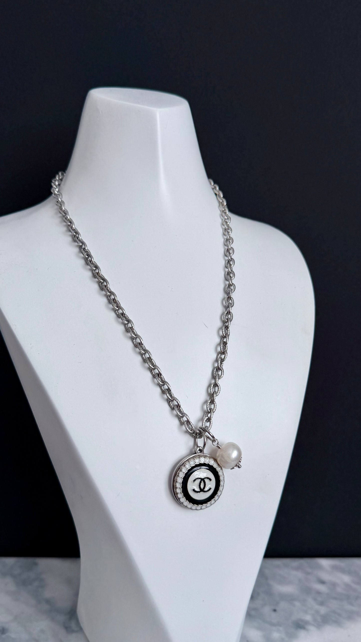 🖤 LARGE Authentic Reworked Button Necklace