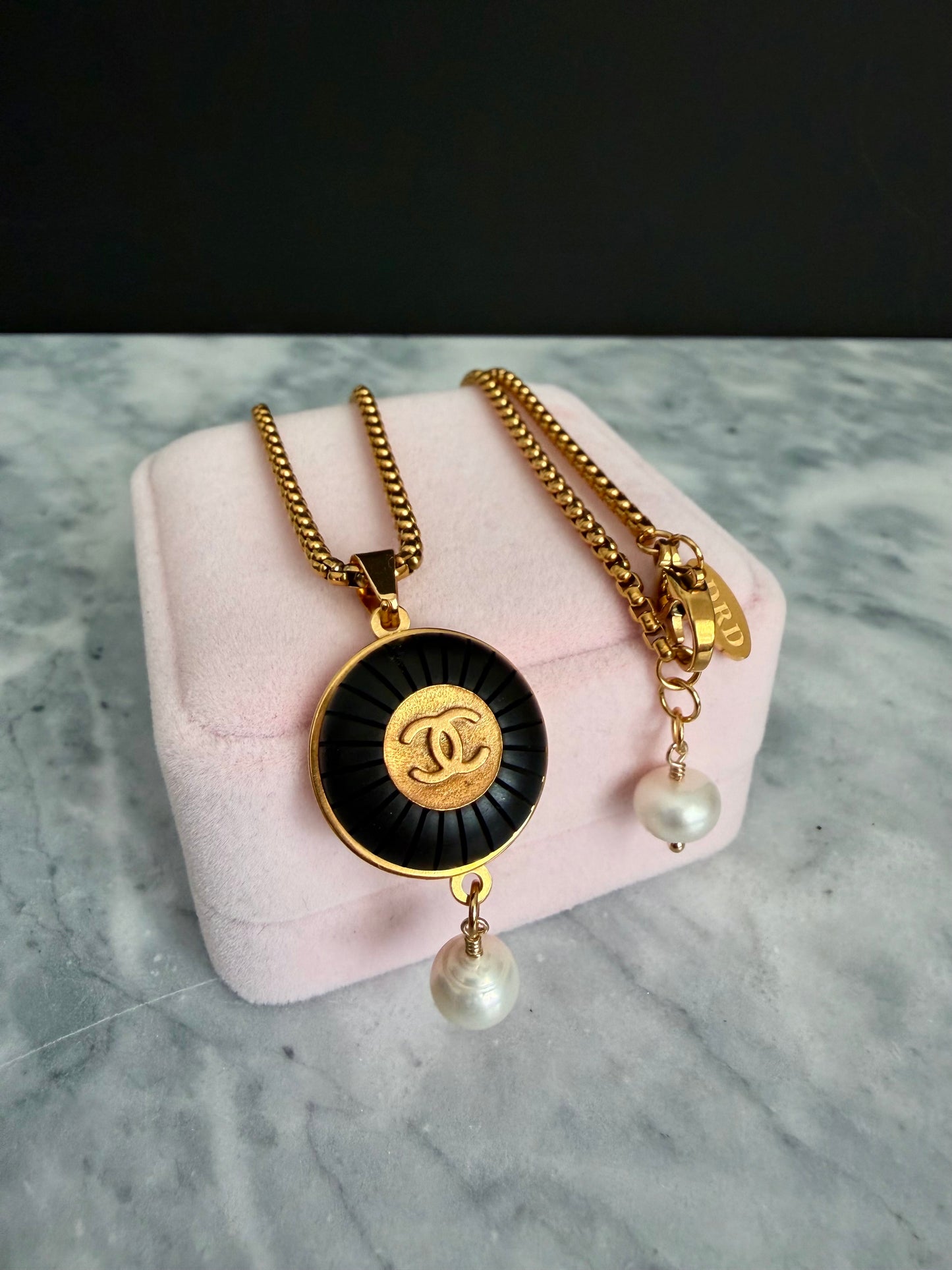 ✨Extremely rare Authentic Reworked gold Button Necklace