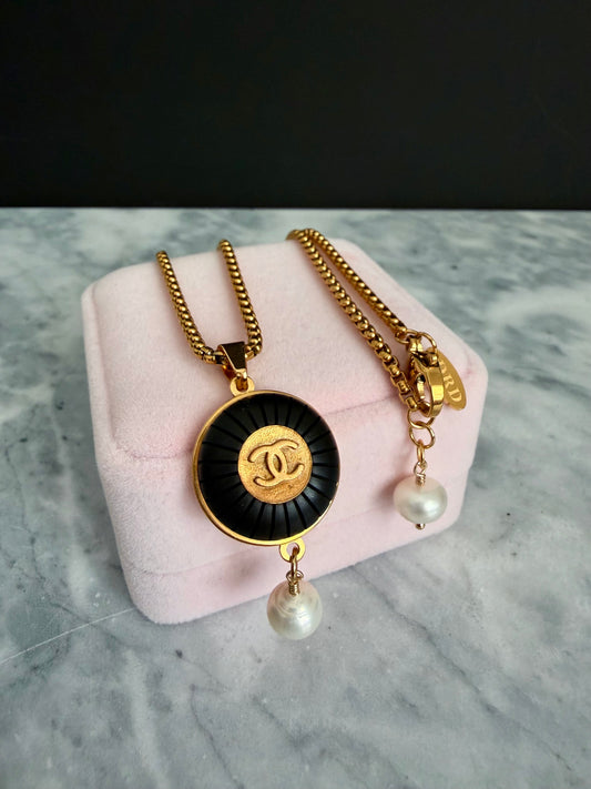 ✨Extremely rare Authentic Reworked gold Button Necklace