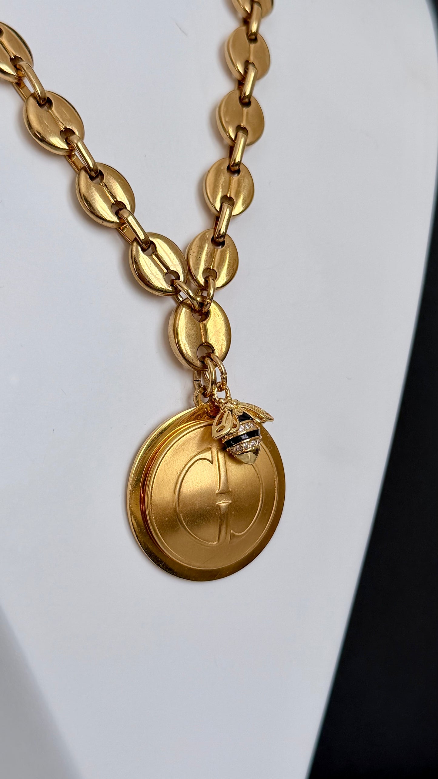 🐝 Gold reworked Vintage Gucci button necklace • high quality