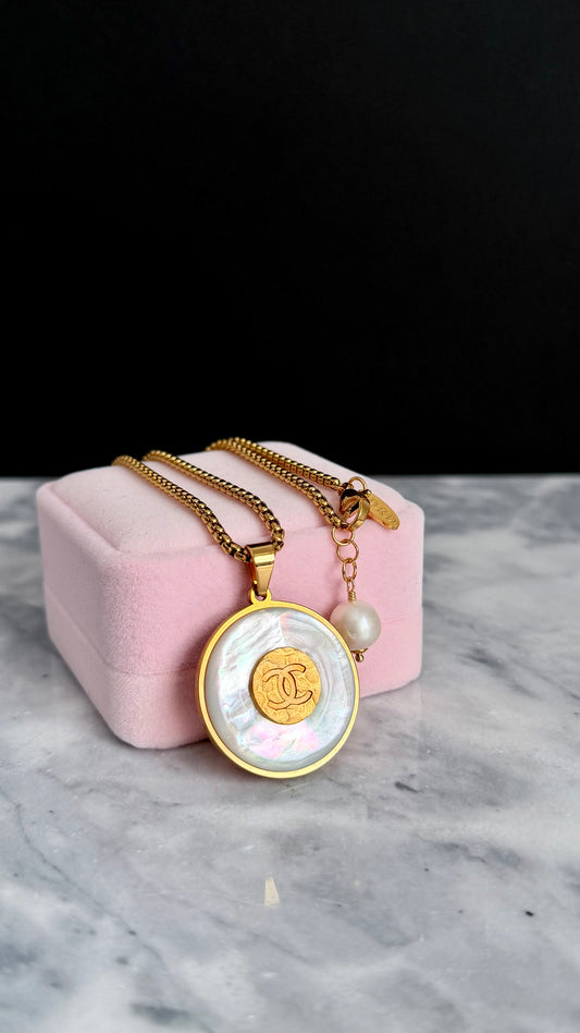 SUPER RARE Large MOTHER OF PEARL and Vintage Authentic reworked Gold button Necklace