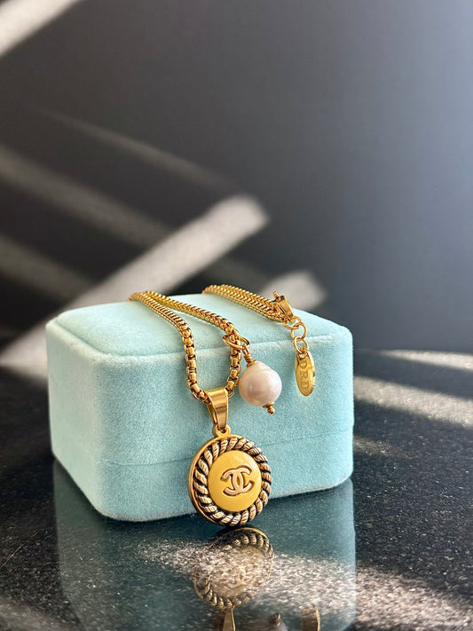 💛 reworked yellow enamel button necklace