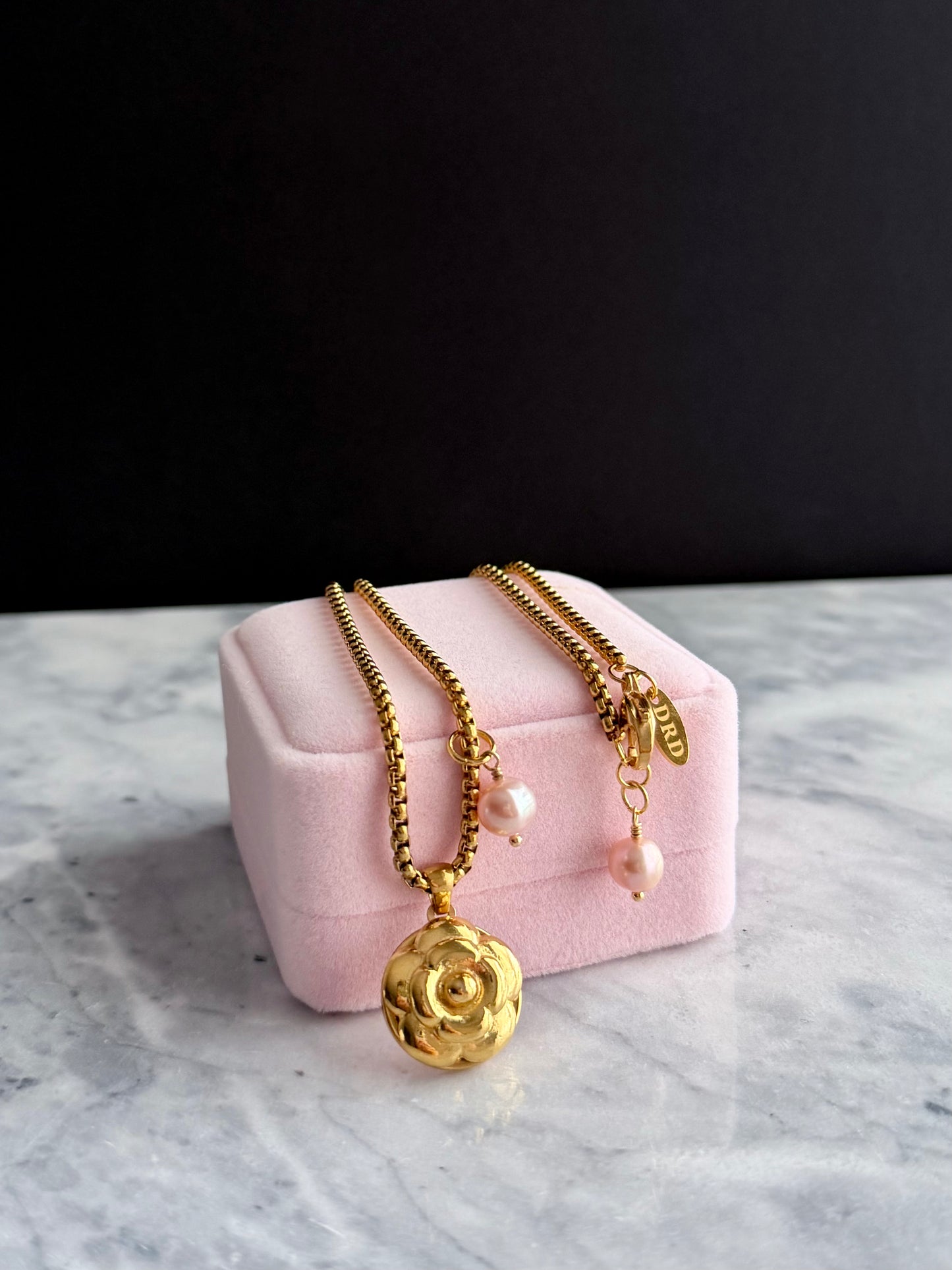 🌼 CAMELLIA 🌼 Extremely rare Vintage Authentic reworked Gold button Necklace with pink pearls - ONE OF A KIND