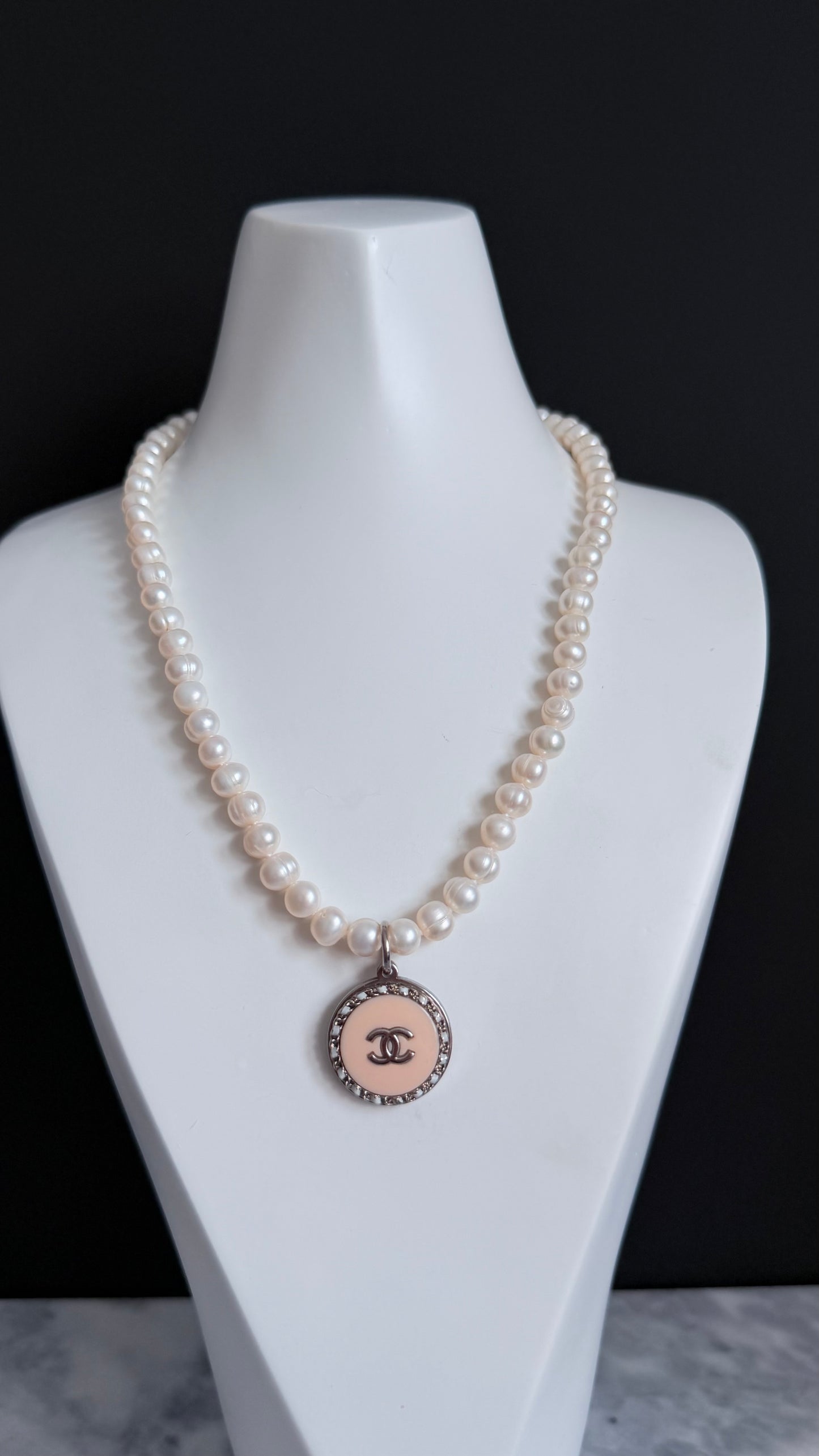 🤍 ONE OF A KIND - Authentic Button genuine pearl Necklace
