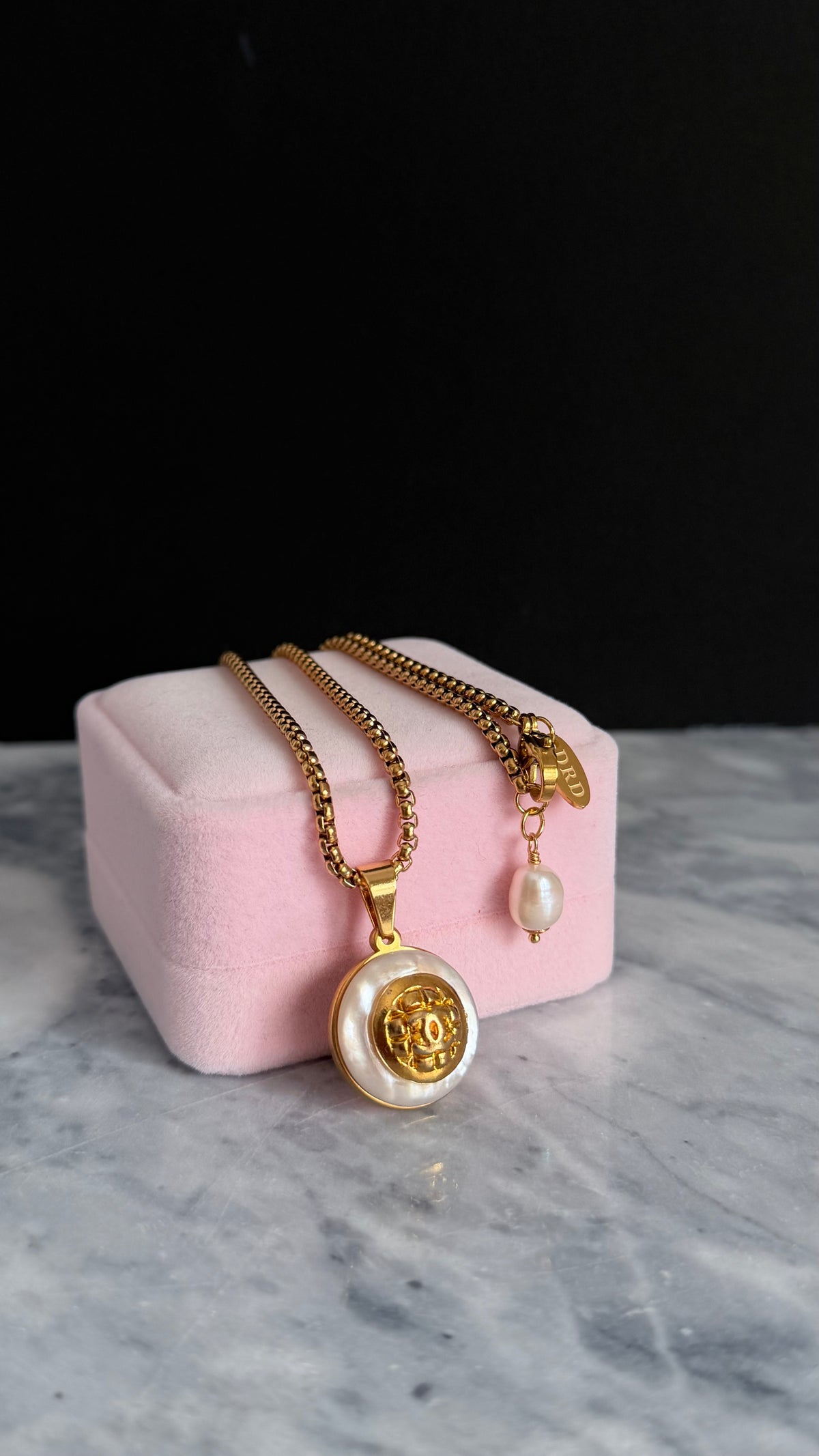 ✨ SUPER RARE MOTHER OF PEARL and Vintage Authentic reworked Gold button Necklace