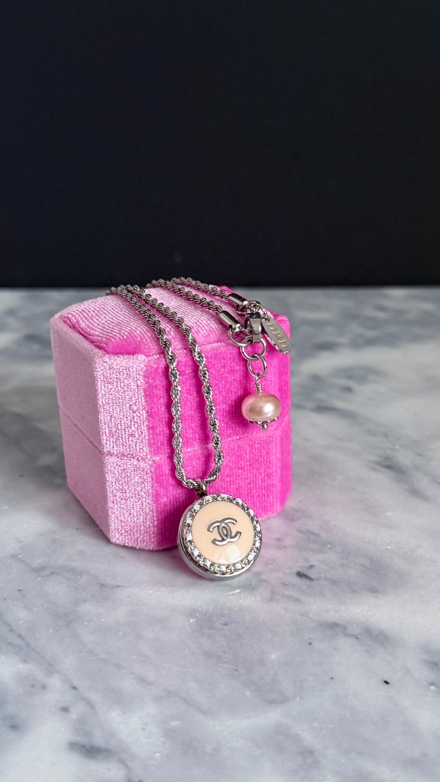 🤍 Reworked Authentic sterling silver button necklace with sterling silver chain