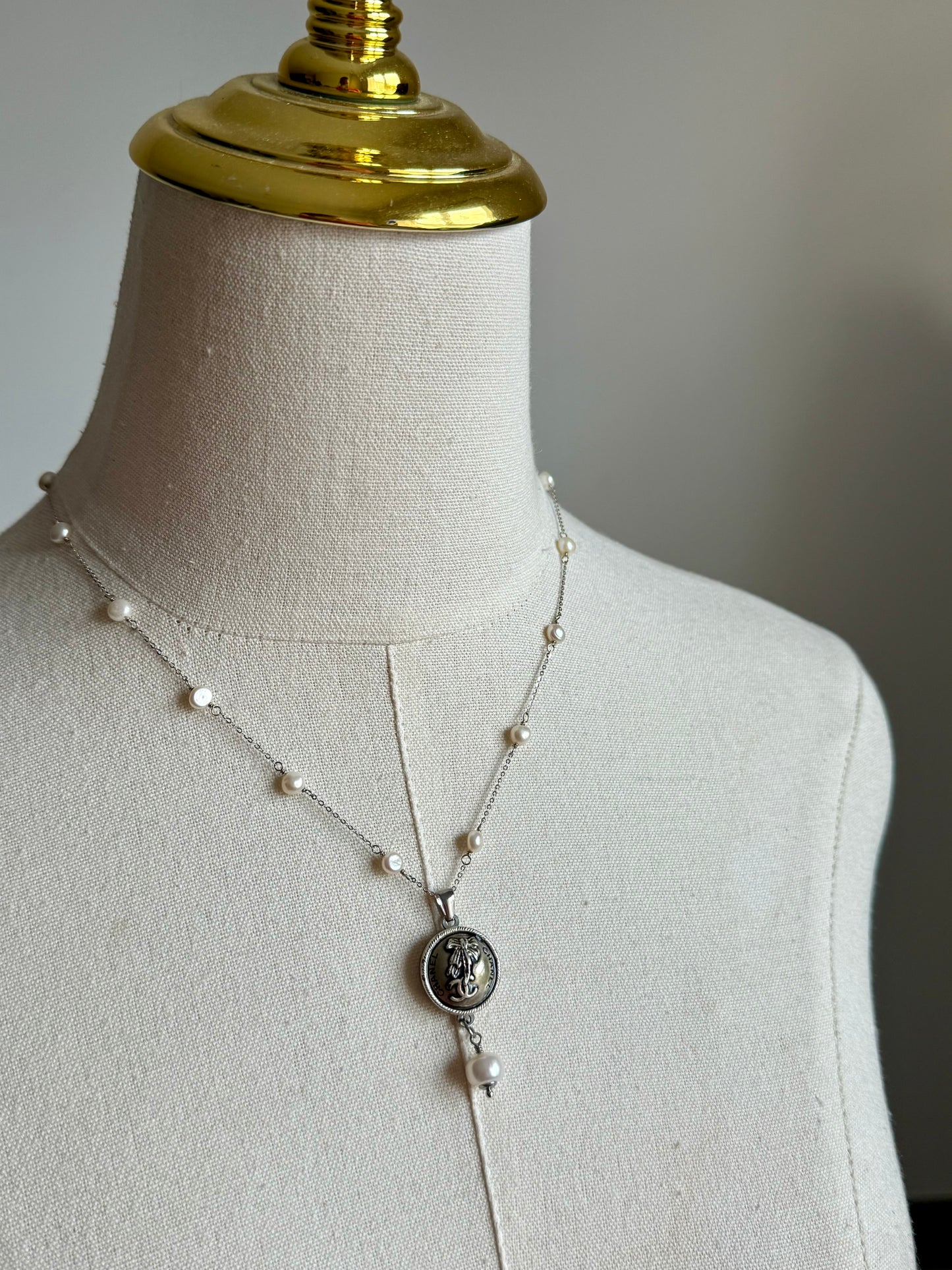 🤍 One of a kind delicate Authentic Reworked button necklace