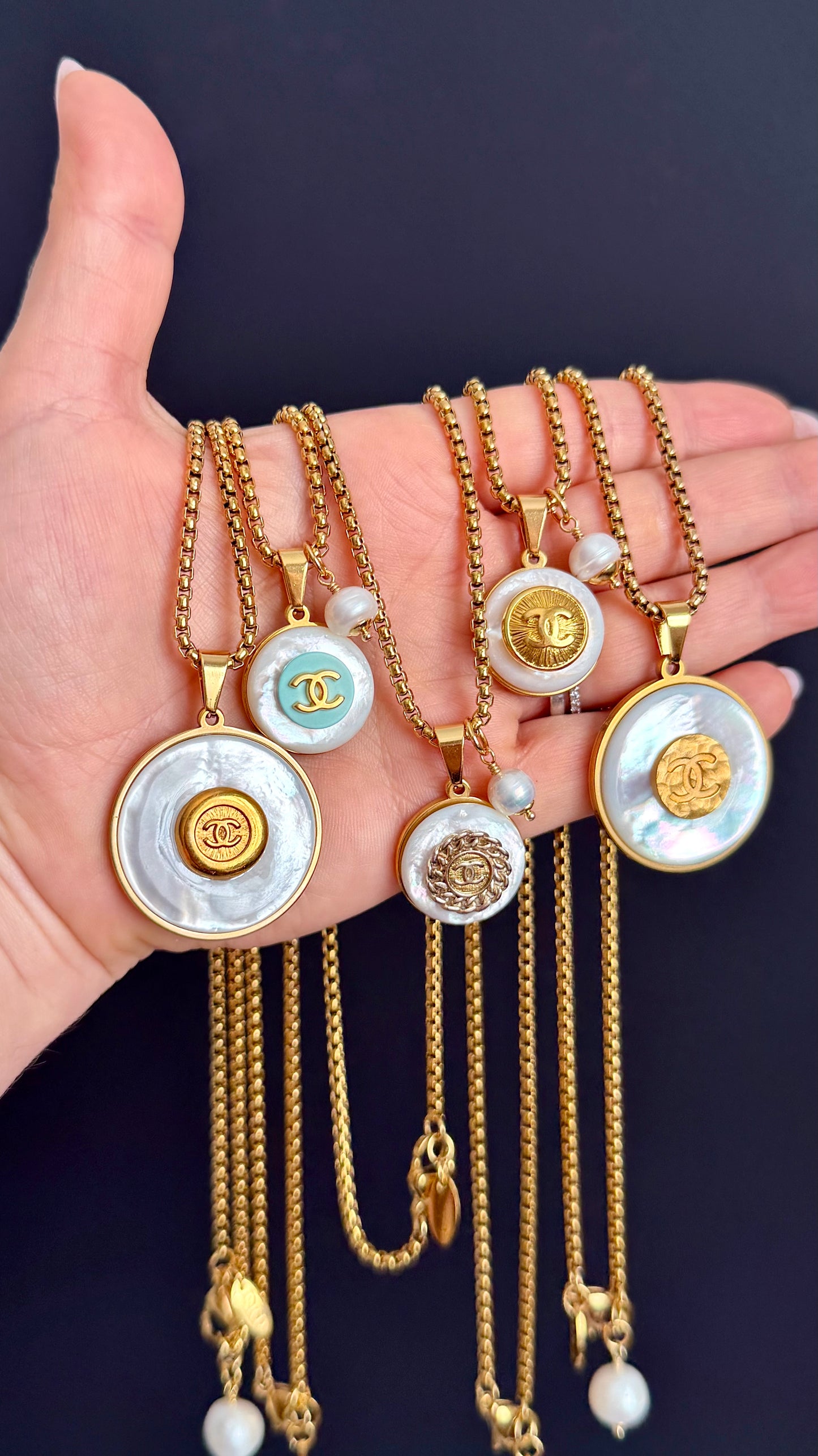 🩵 SUPER RARE MOTHER OF PEARL and Vintage Authentic reworked Gold button Necklace