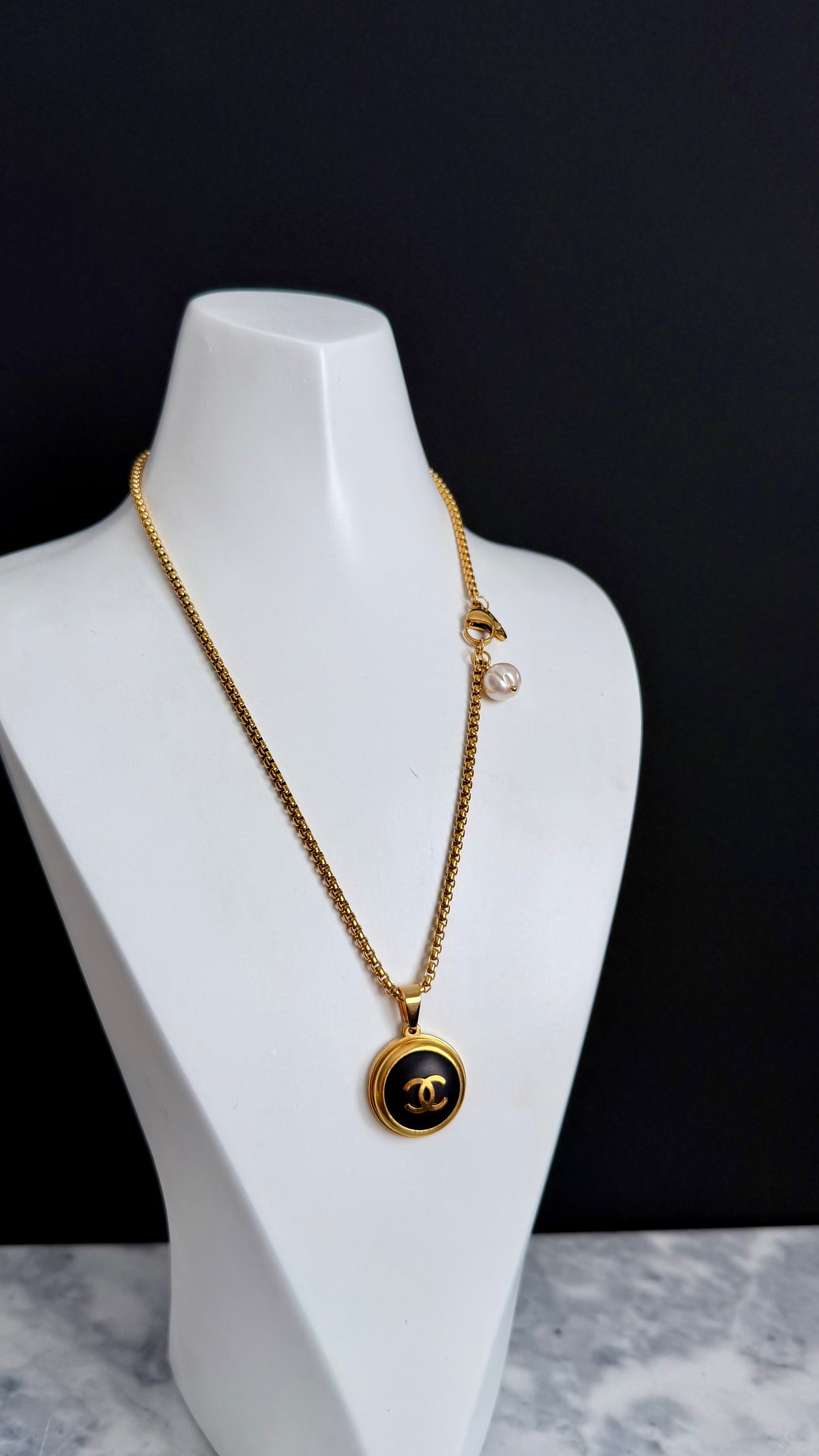 🖤 EXTREMELY RARE reworked button necklace