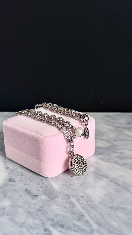 🖤 Authentic Reworked Button Necklace