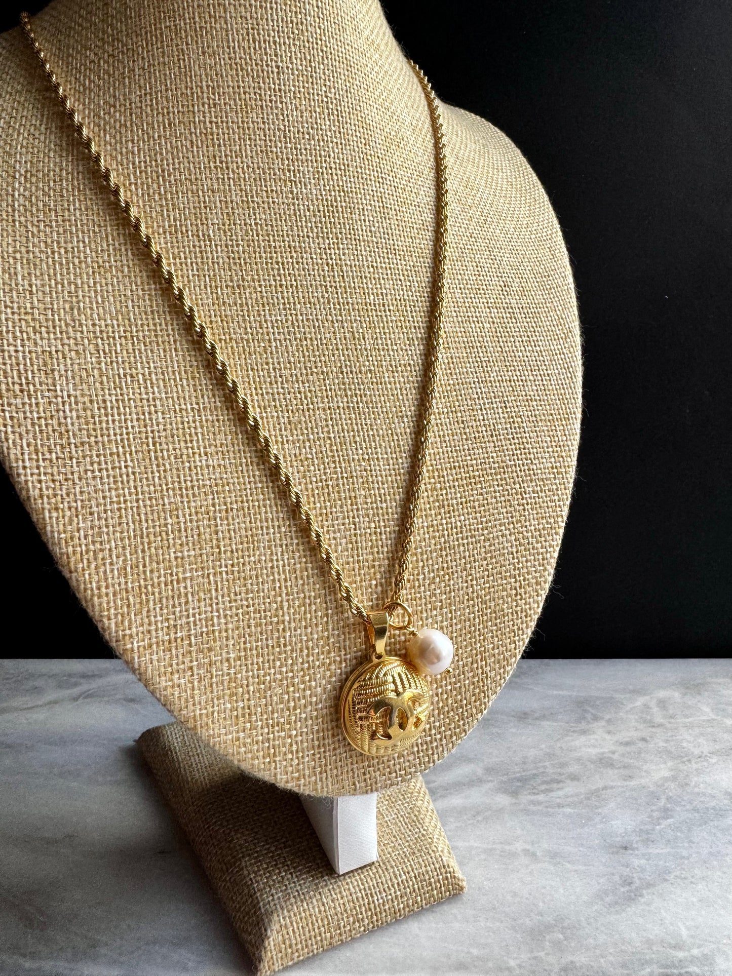 ✨ Large SUPER RARE Vintage Authentic reworked Gold button Necklace