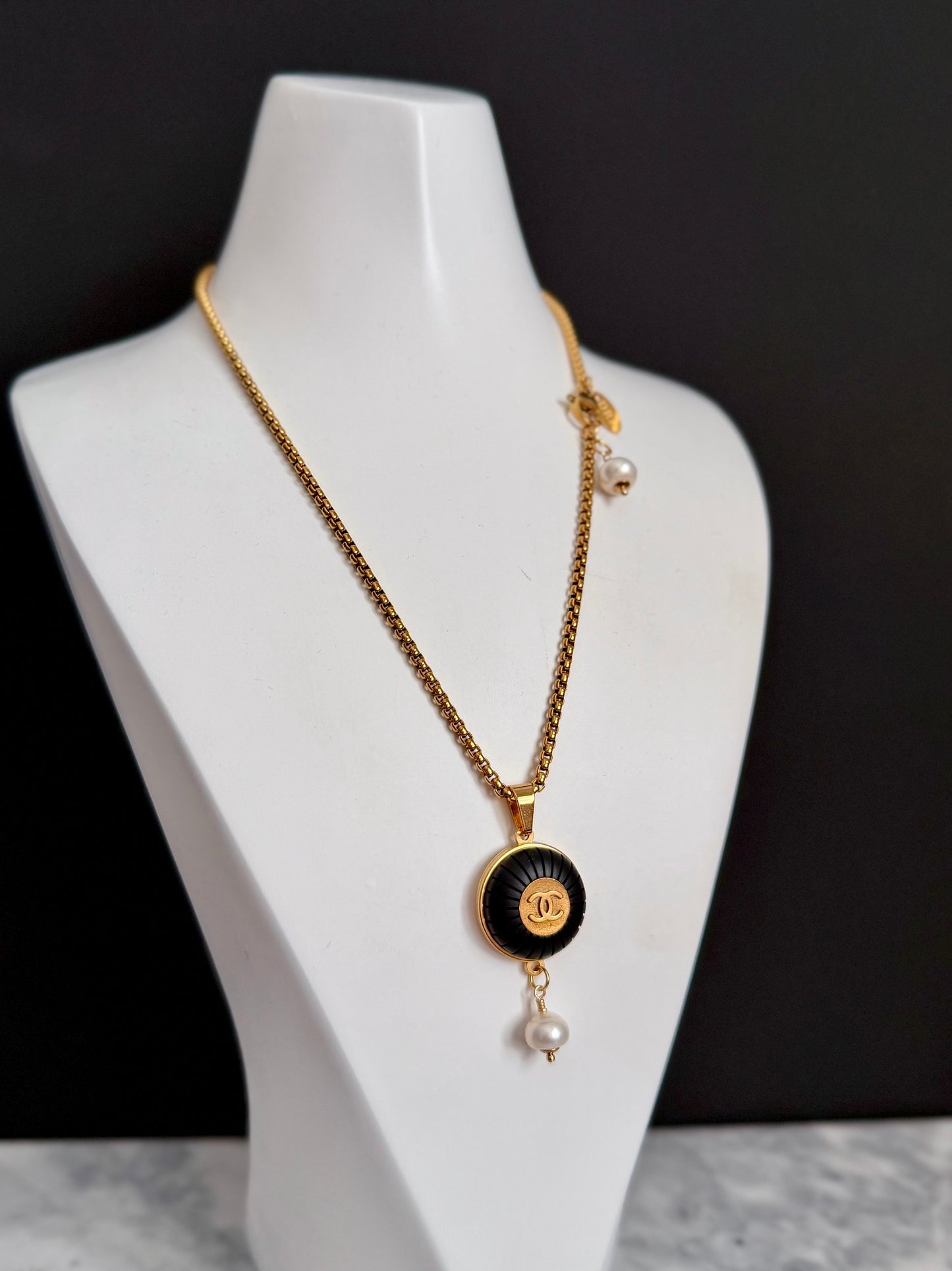 ✨Extremely rare Authentic Reworked gold Button Necklace