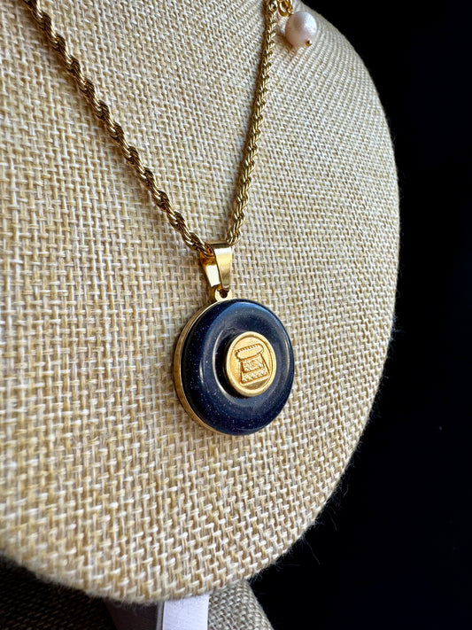 💙 Vintage reworked button and blue sandstone necklace