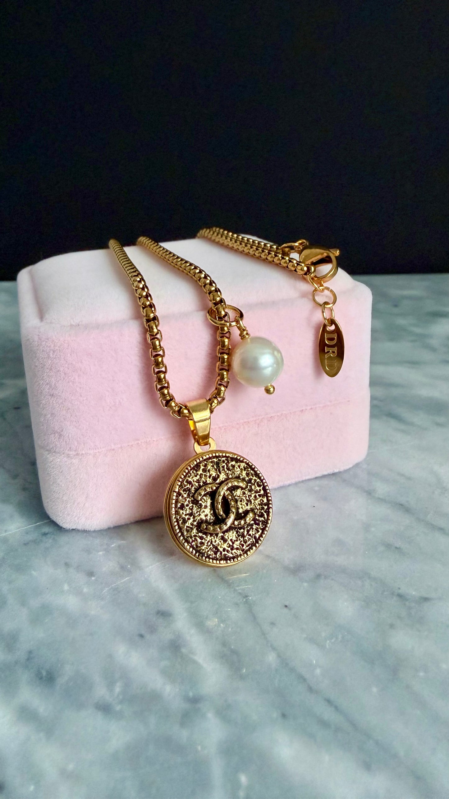❤️ EXTREMELY RARE reworked button necklace
