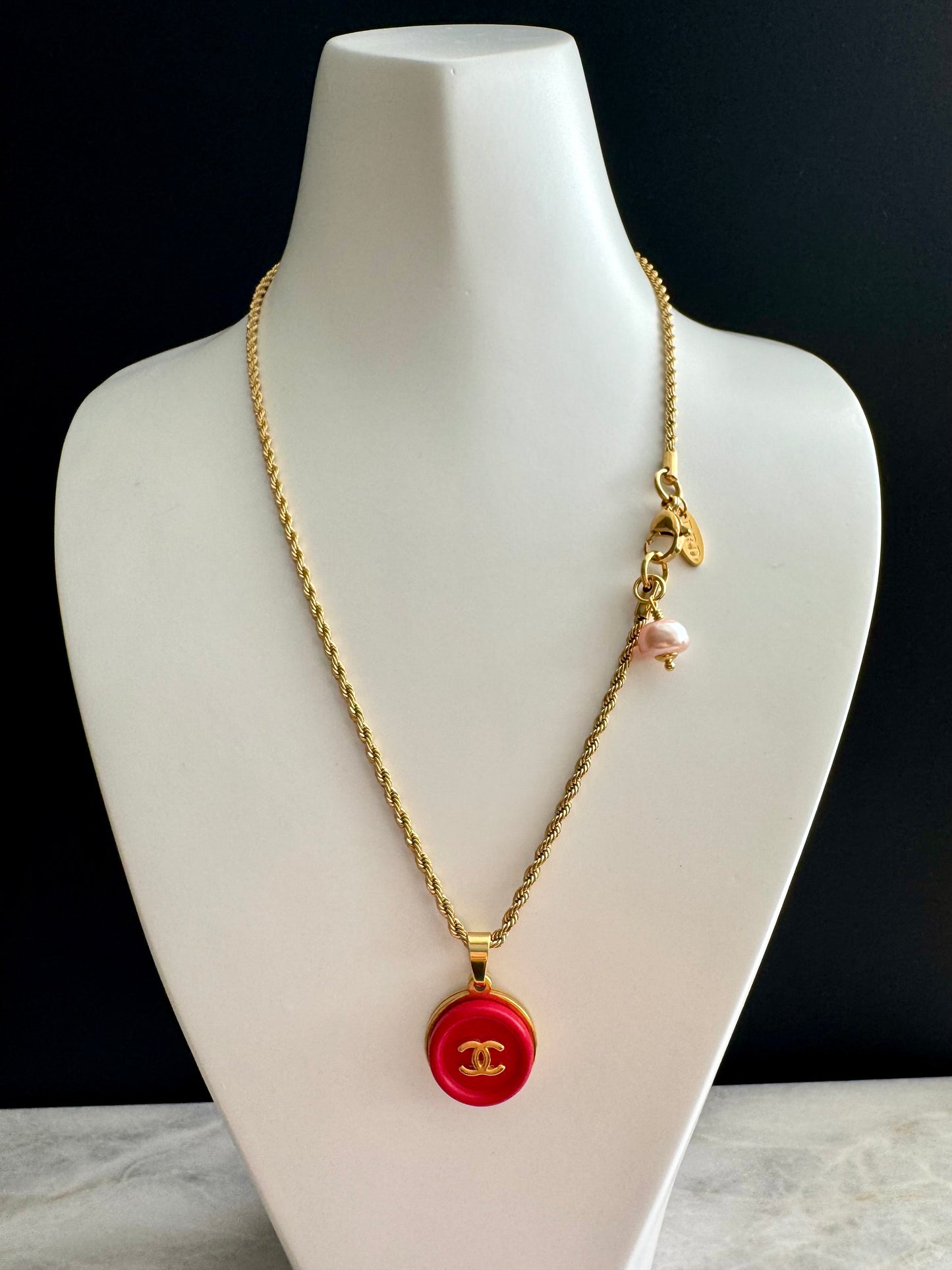 ❤️ EXTREMELY RARE reworked red button necklace