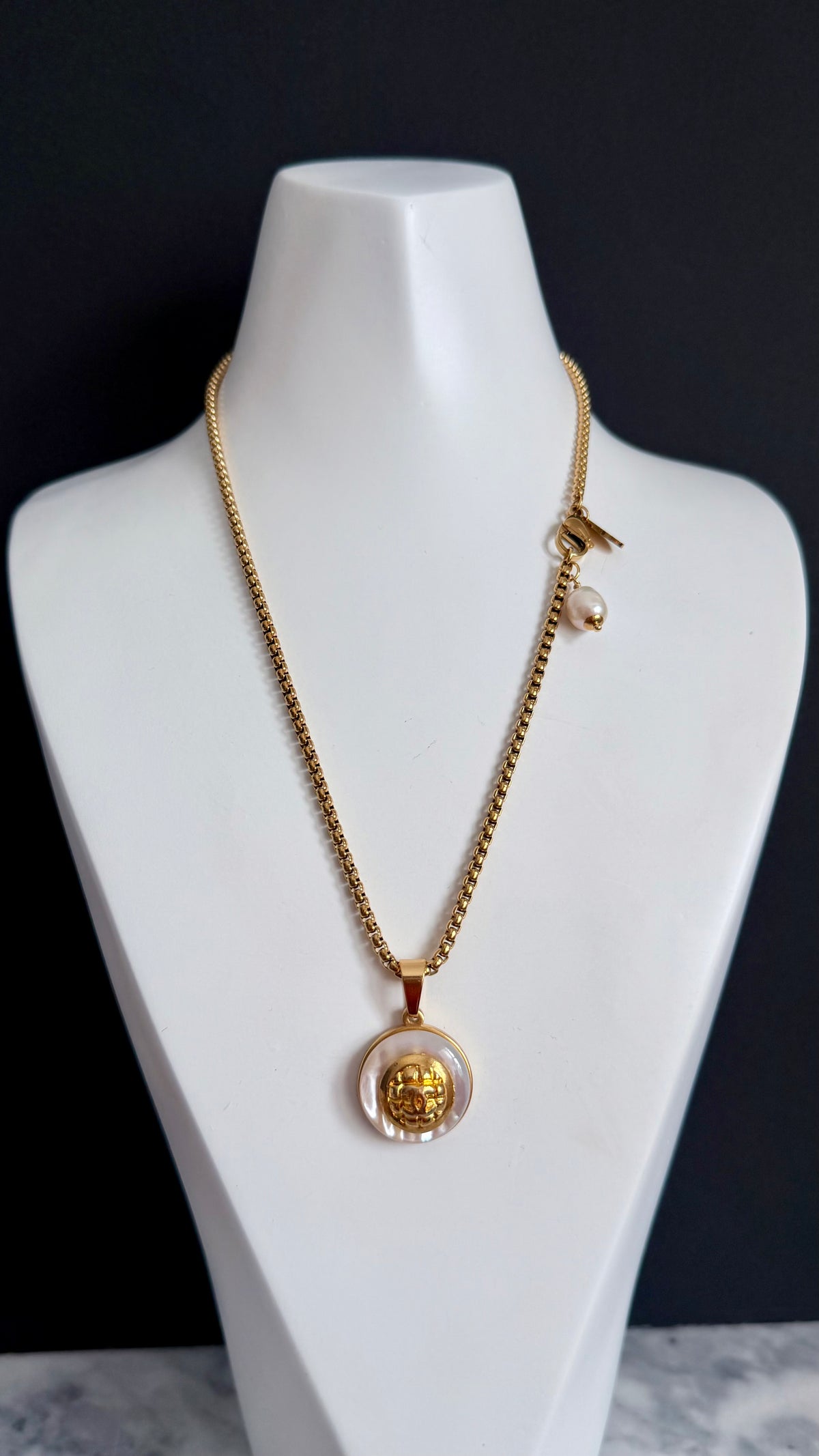 ✨ SUPER RARE MOTHER OF PEARL and Vintage Authentic reworked Gold button Necklace