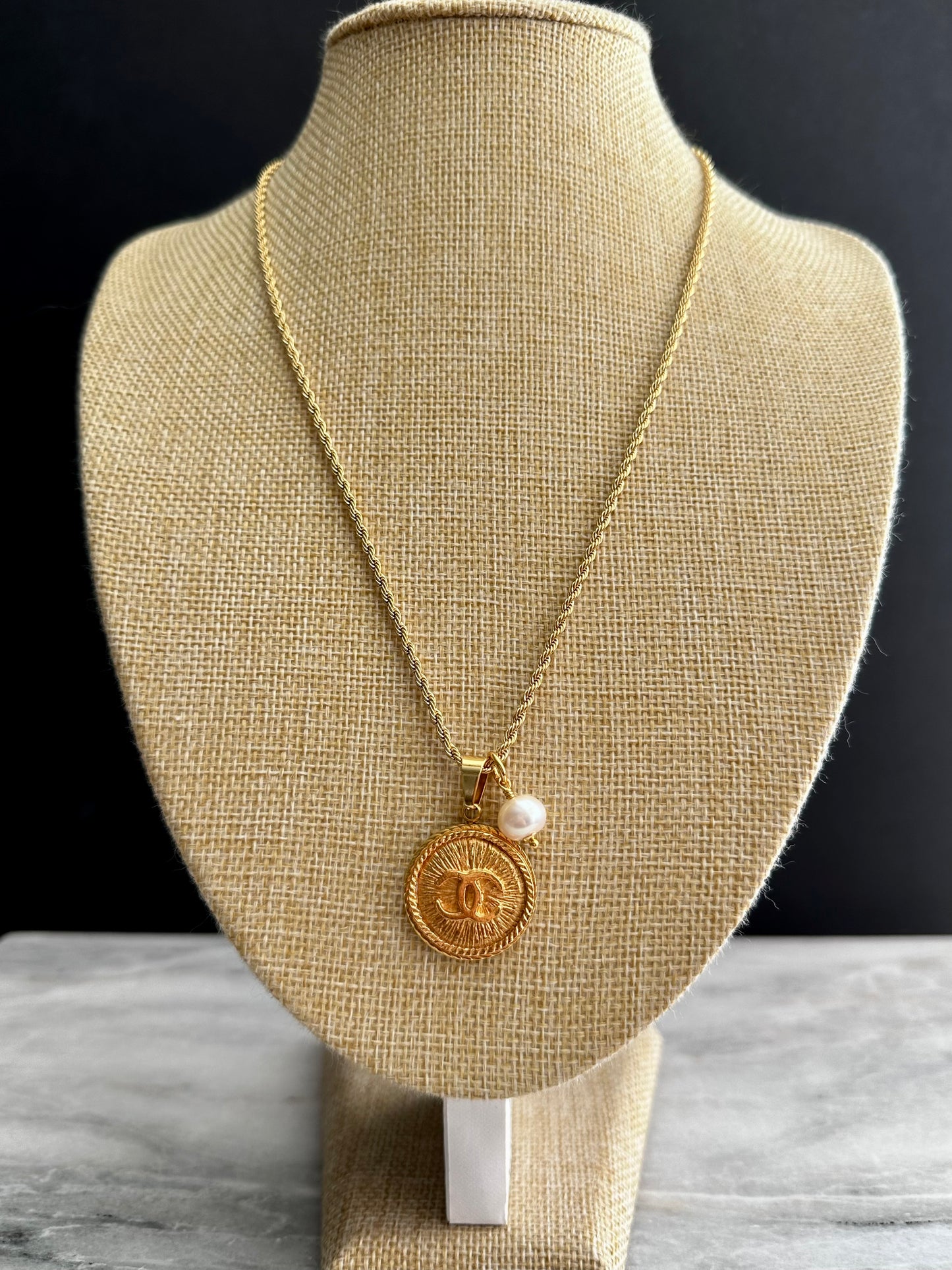 ✨ HUGE SUPER RARE Large Vintage Authentic reworked Gold button Necklace