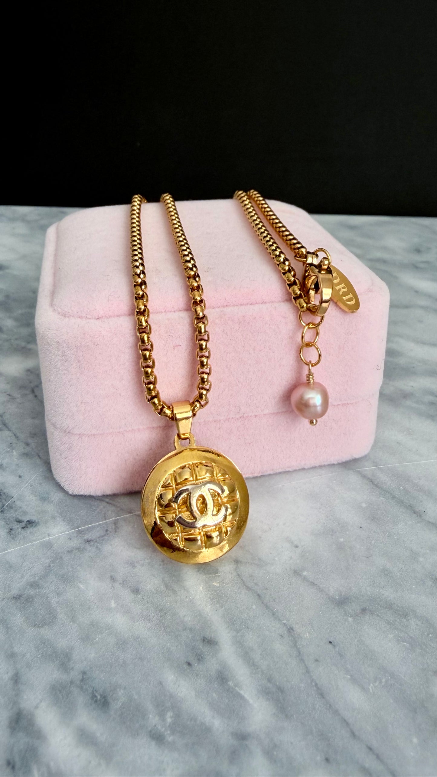 ✨Super rare Vintage Authentic reworked Gold button Necklace