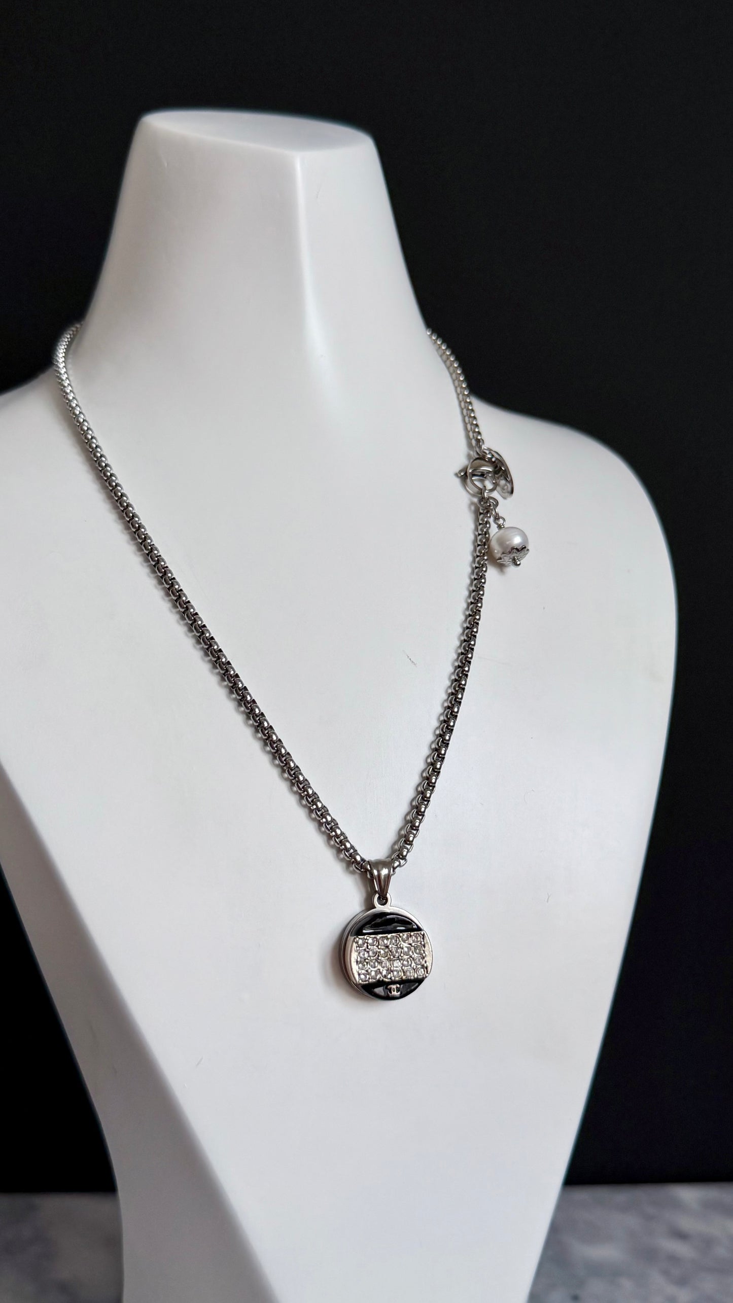 🖤 Extremely rare Vintage Authentic reworked button Necklace - ONE OF A KIND