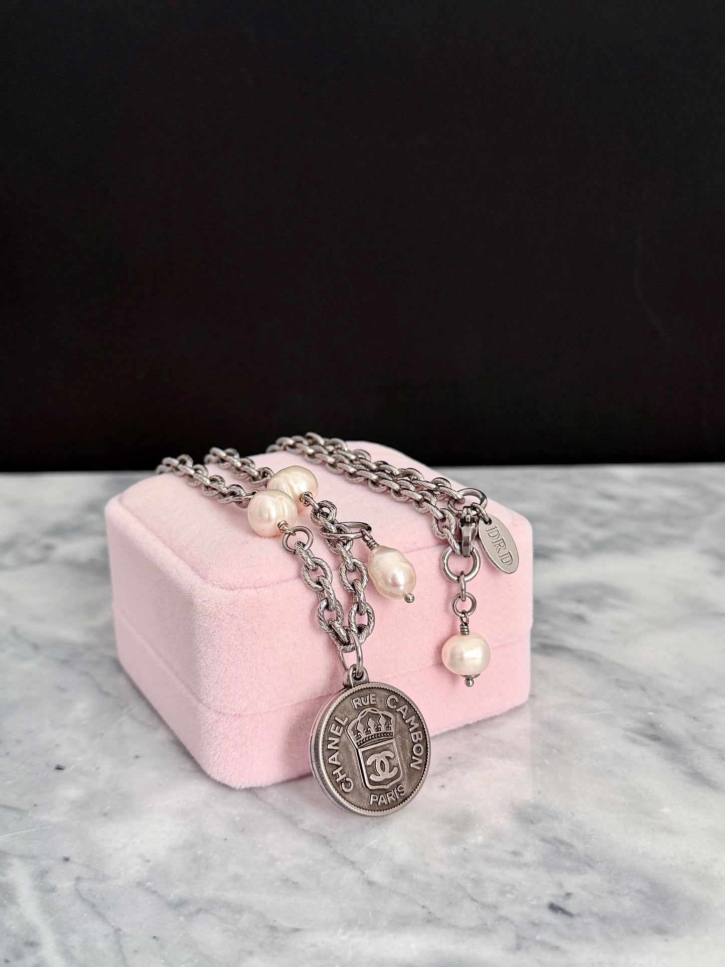 🤍 Authentic Reworked silver Button Necklace