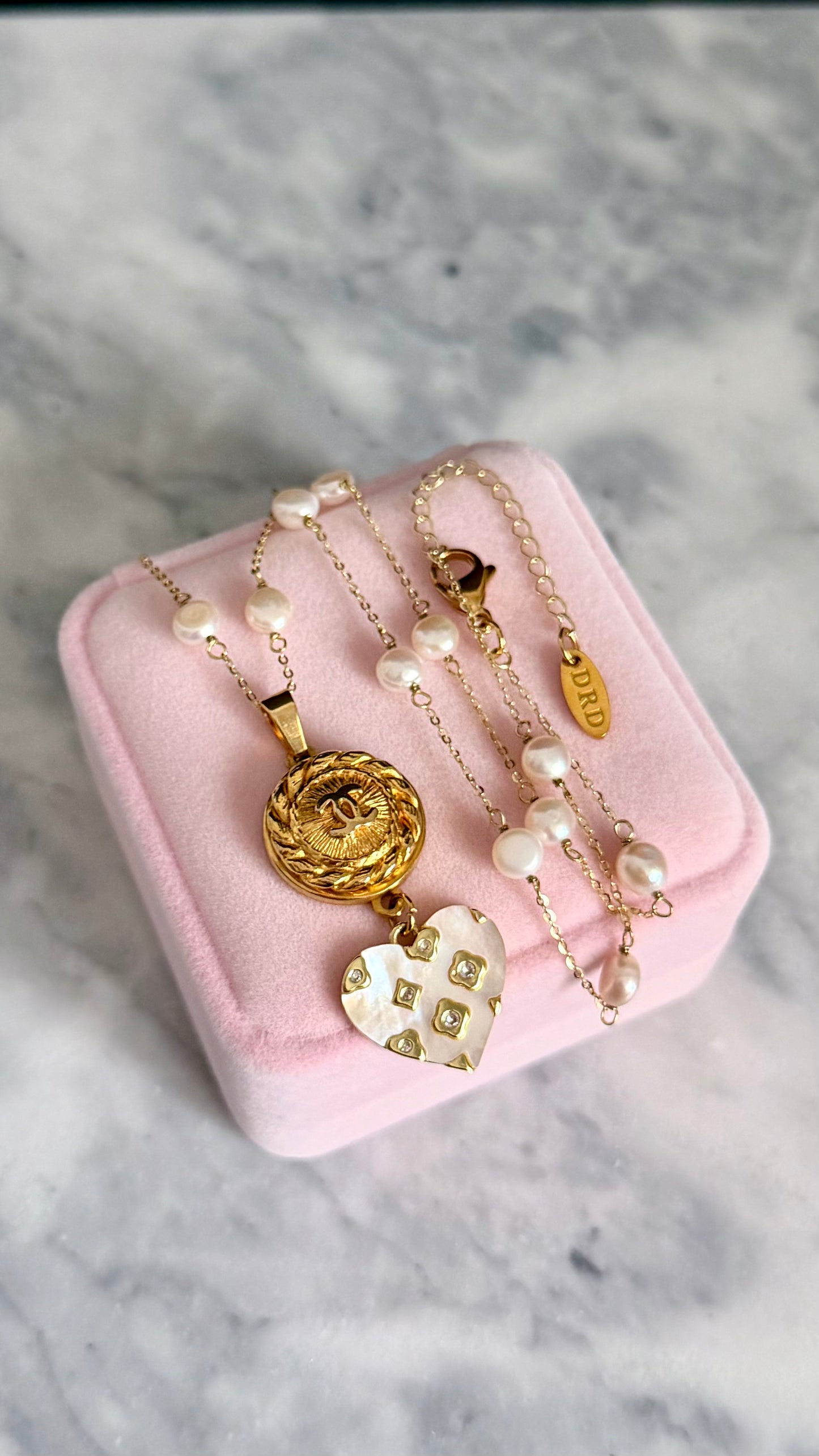 🤍 One of a kind delicate Authentic Reworked button necklace