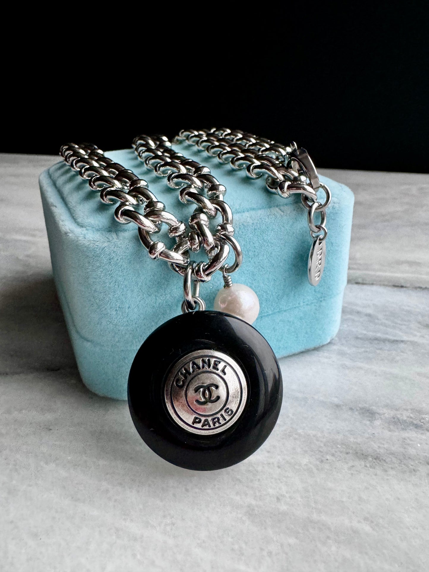 🖤 Black onyx One of a kind Authentic Reworked button necklace