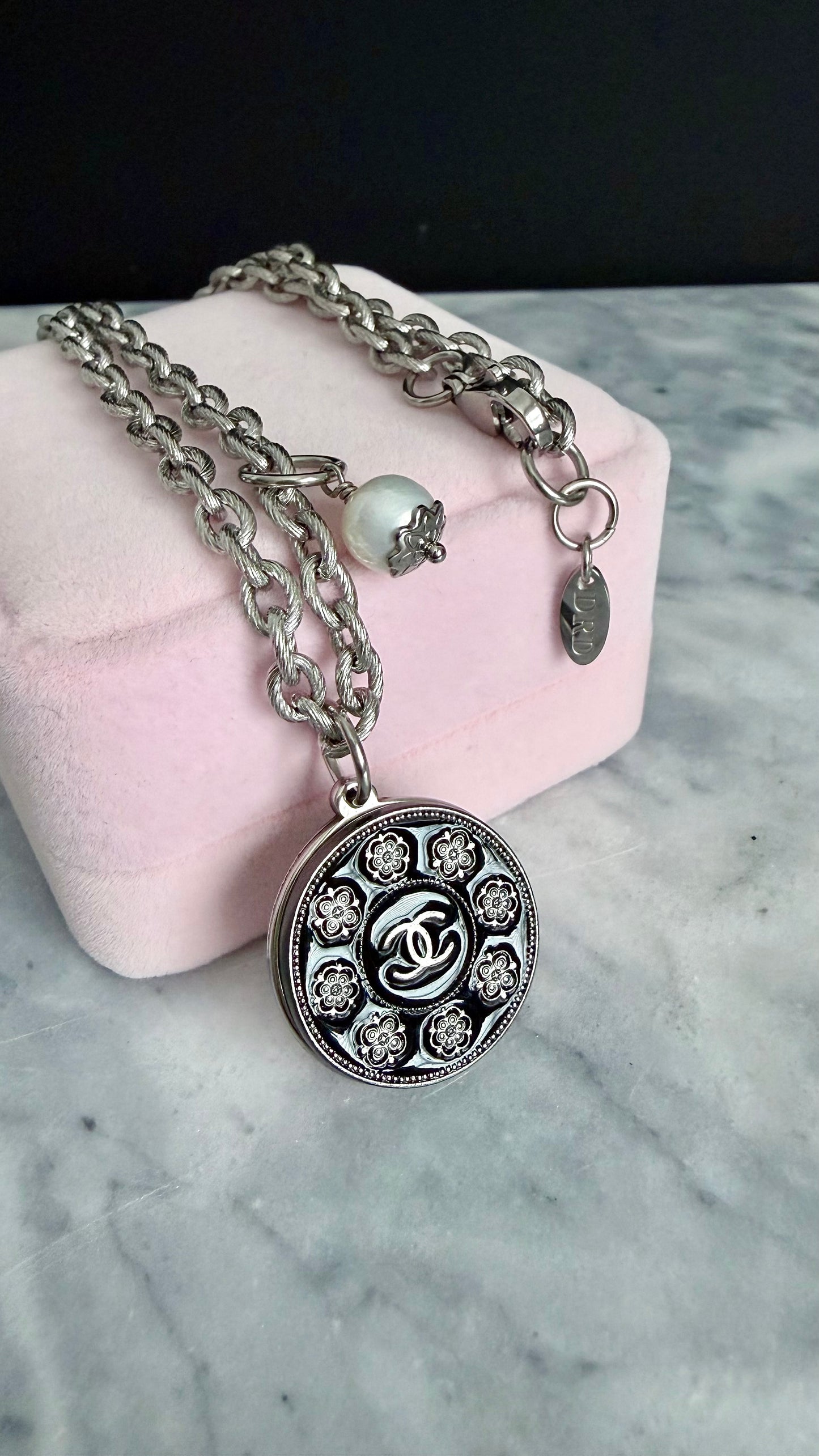 🖤 LARGE Authentic Reworked Button Necklace