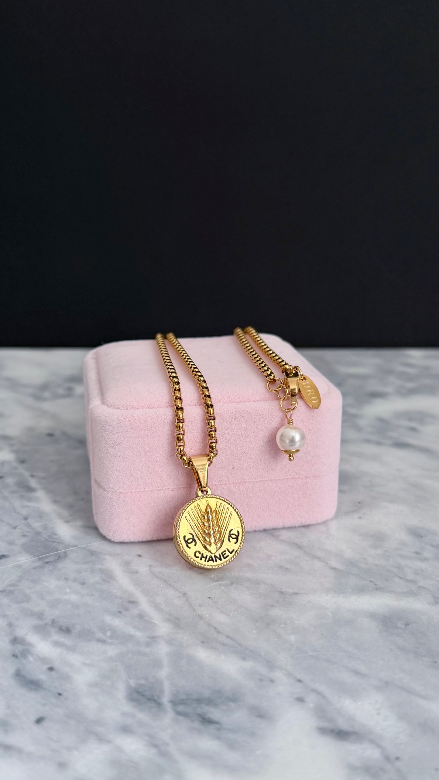 ✨Extremely rare Authentic Reworked gold Button Necklace