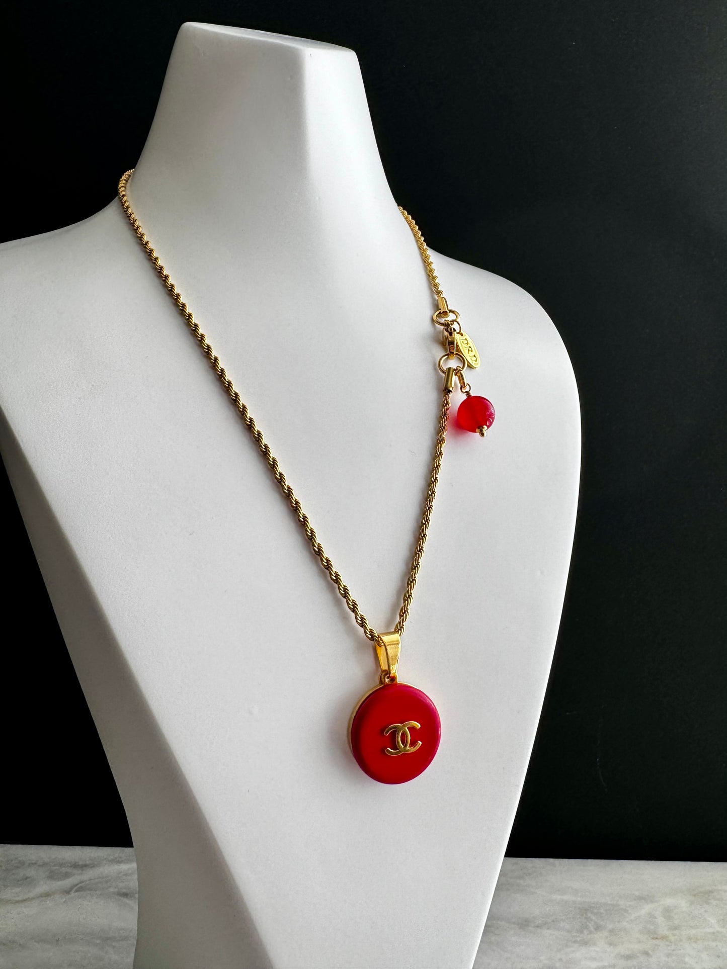 ❤️ EXTREMELY RARE reworked red button necklace