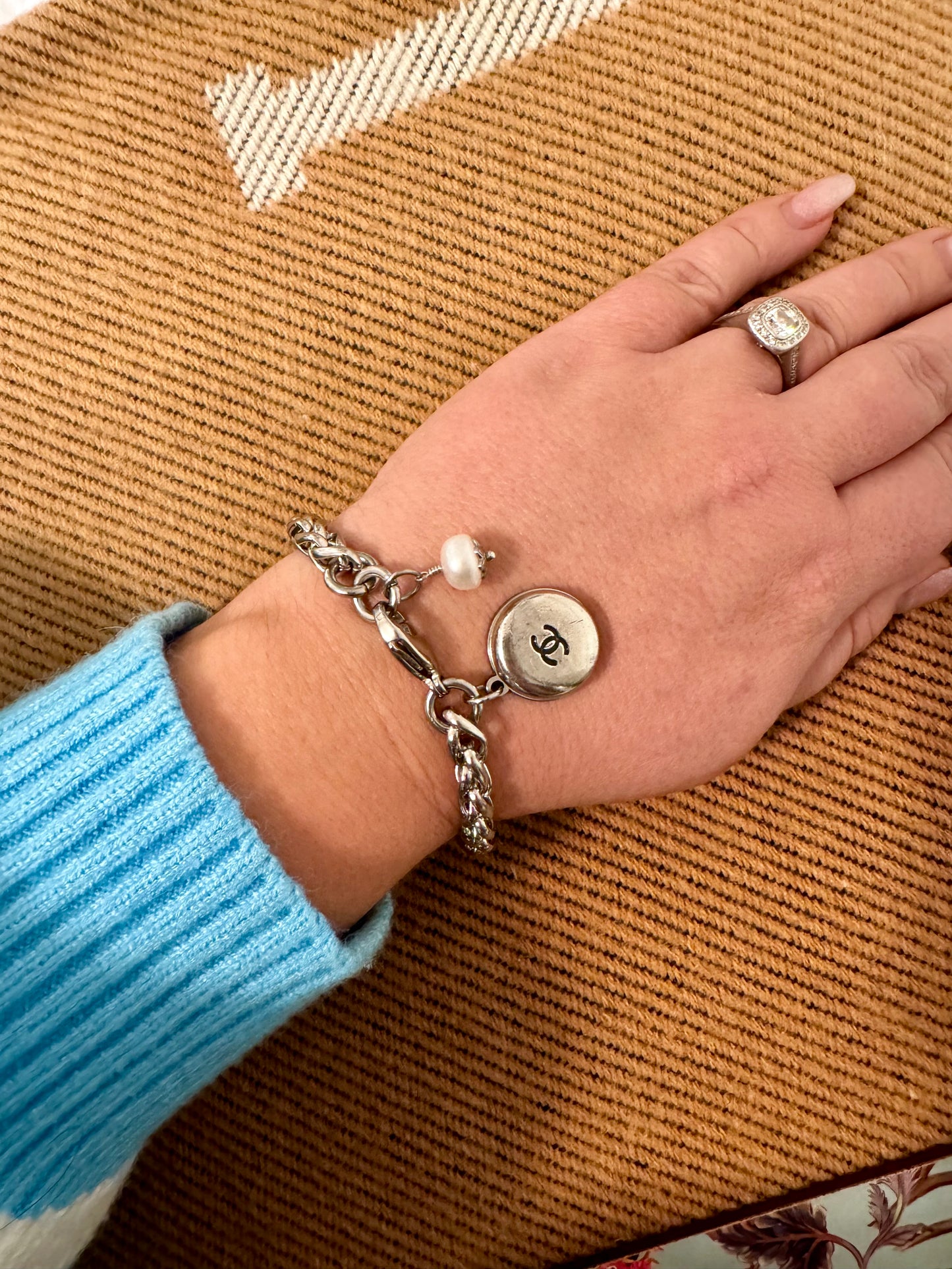 ✨ONE OF A KIND silver reworked button bracelet • wheat chain