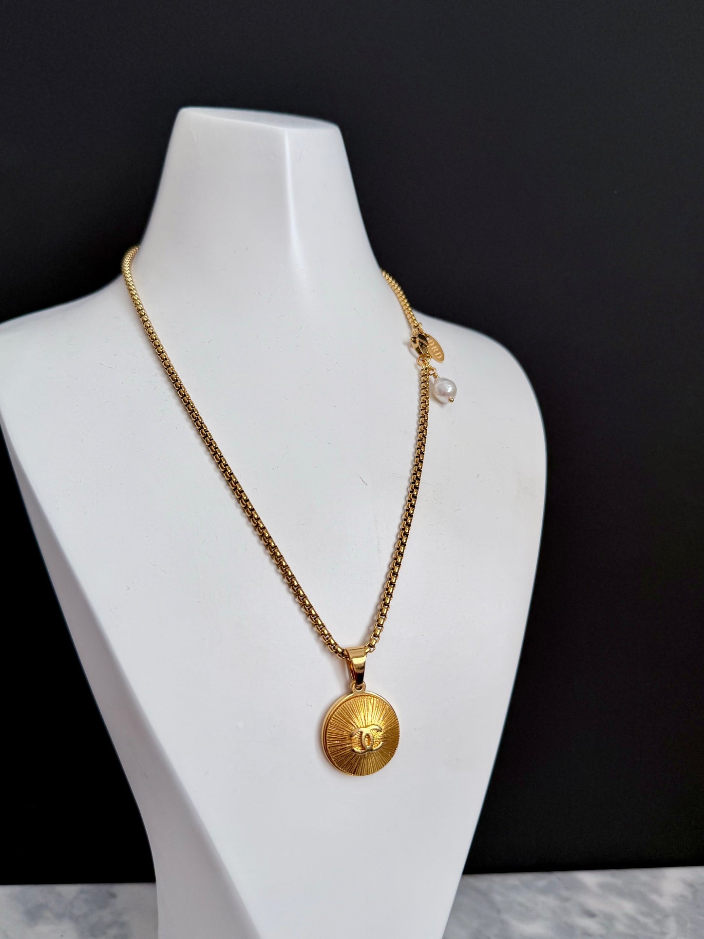 ✨Extremely rare Authentic Reworked gold Button Necklace